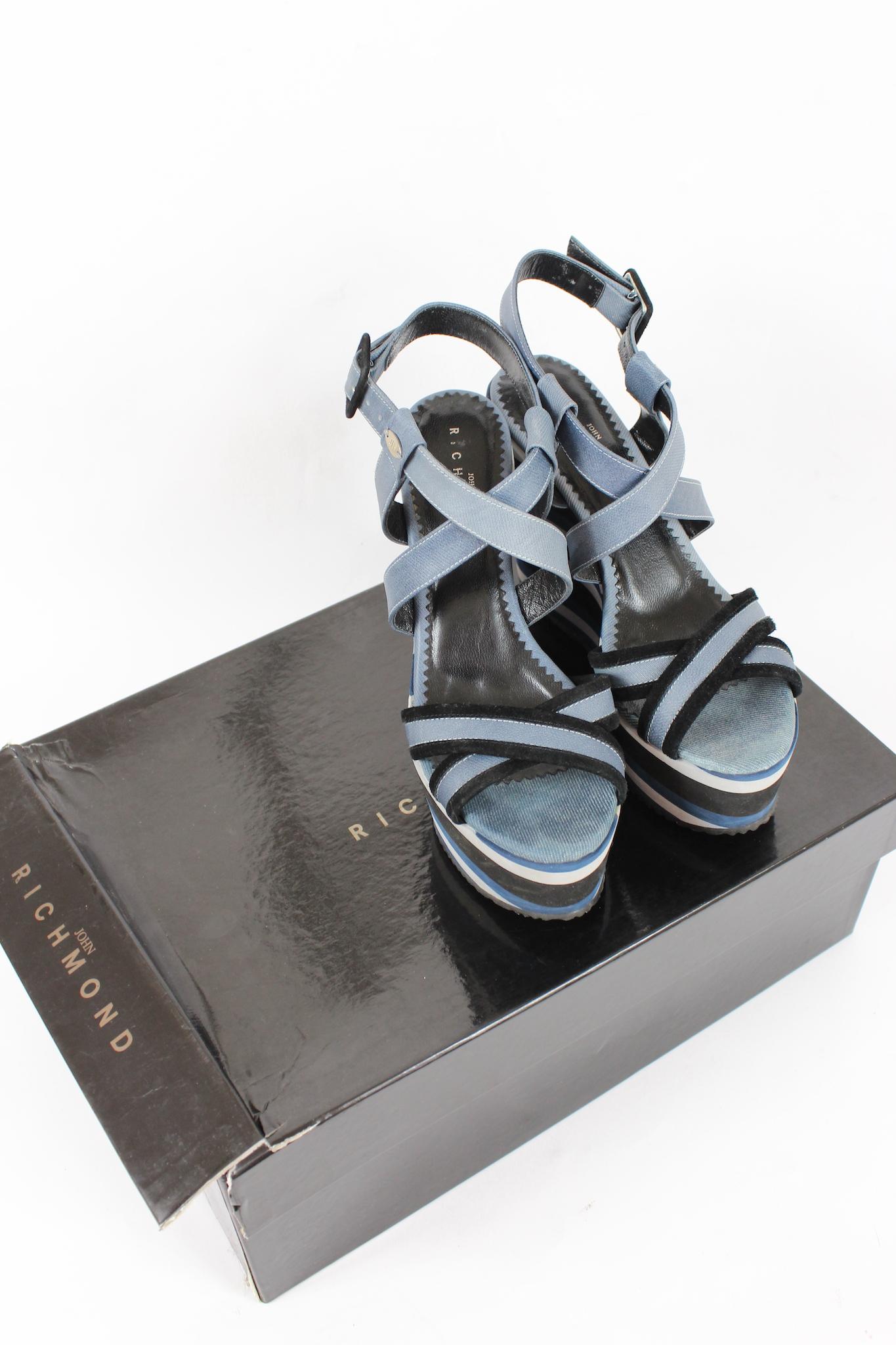 Noir Richmond - Chaussures compensées en jean à rayures bleues et noires en vente