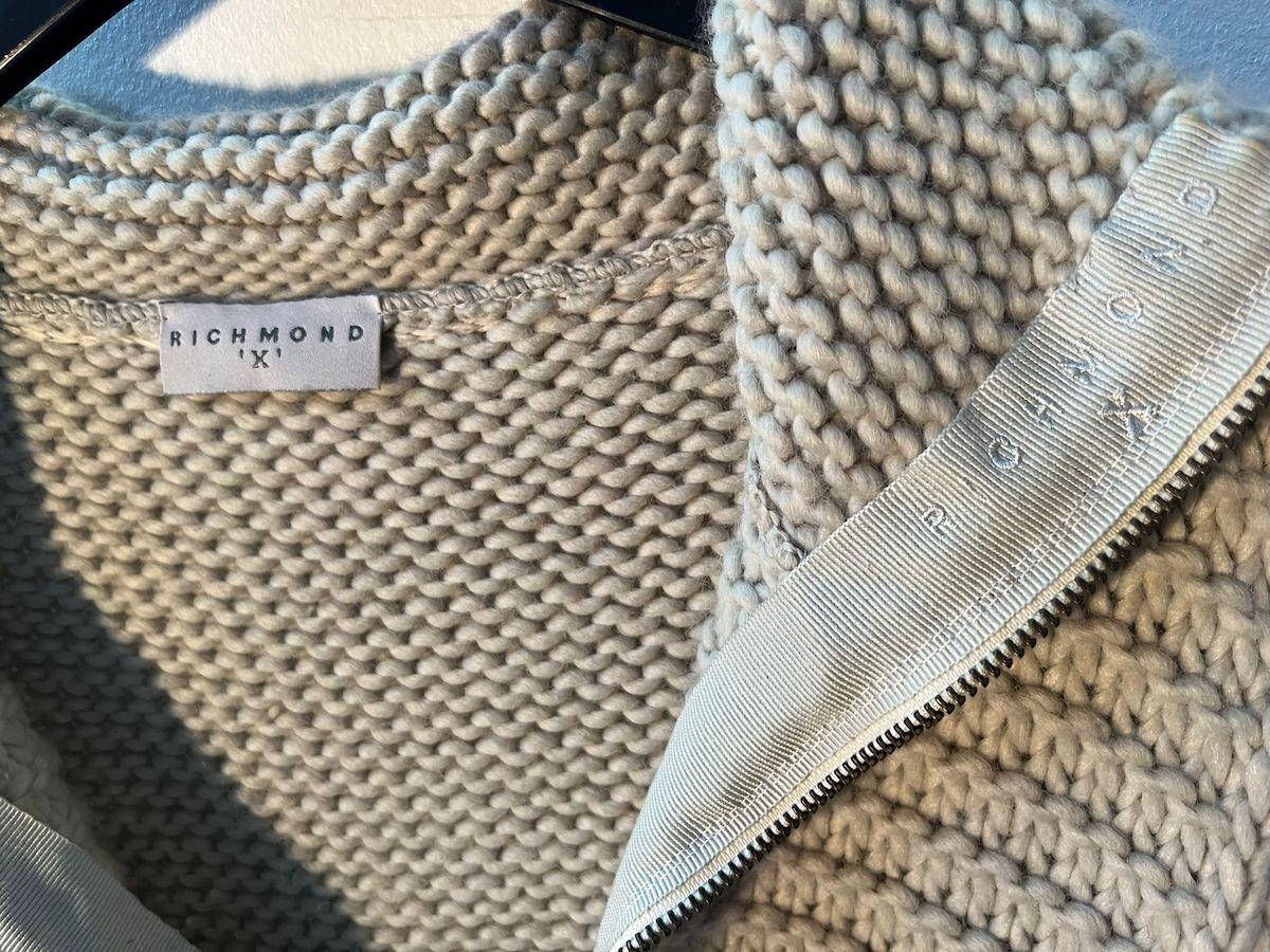 Richmond 'X' Beige Grobstrickpullover aus Wolle mit halbem Reißverschluss im Angebot 4