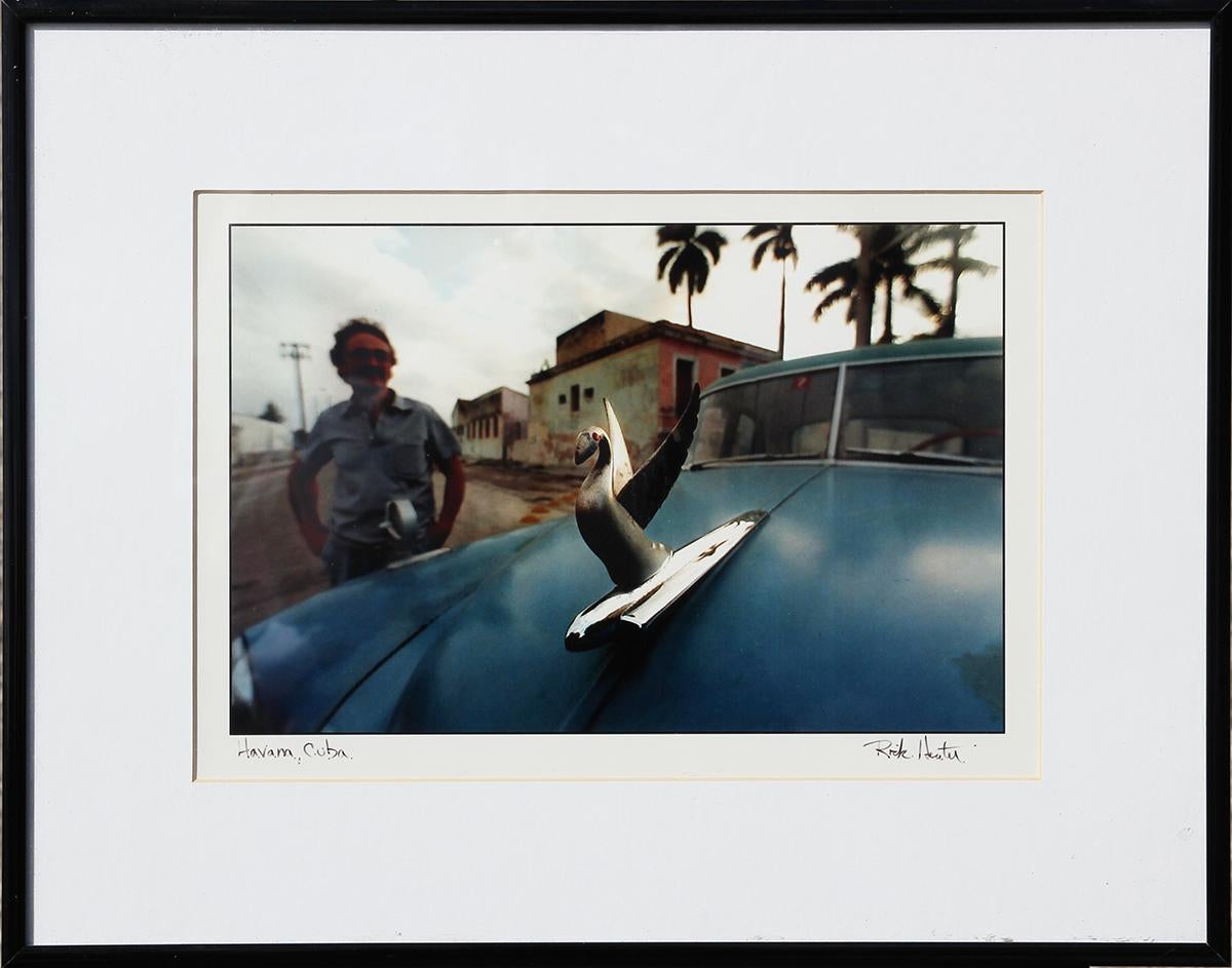 Rick Hunter Color Photograph – Havana, Kuba Daily Life Farbfotografie eines klassischen Autovogels mit Ornament