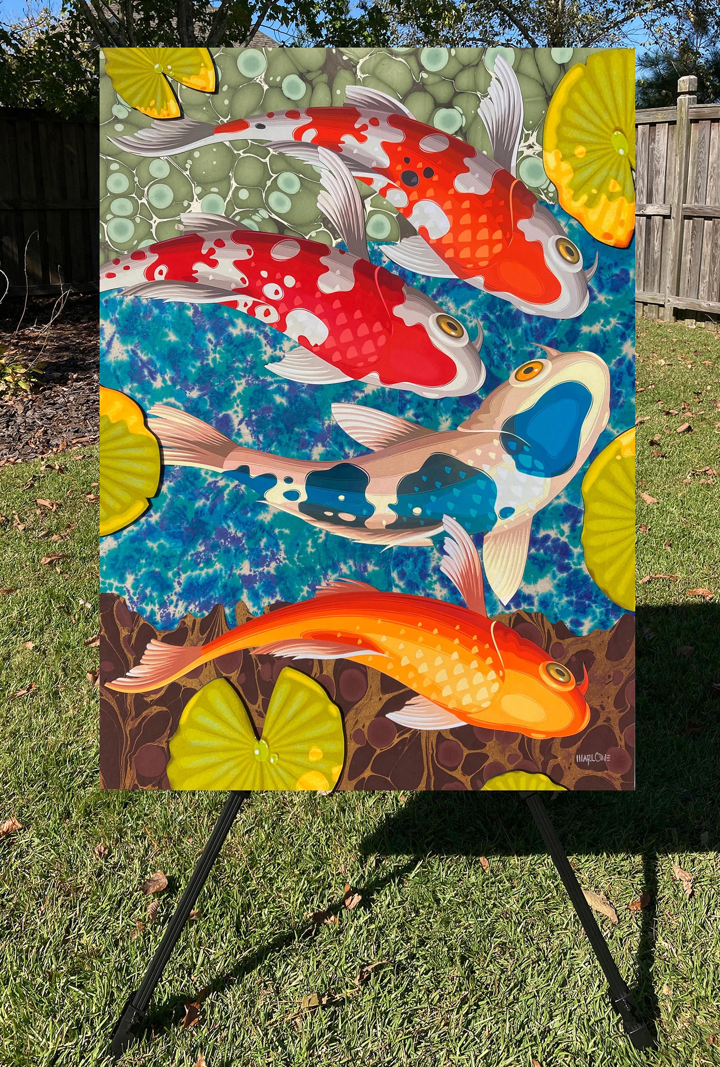 <p>Commenti dell'artista<br>Pesci koi colorati nuotano con ninfee dimensionali. L'artista Rick Marlowe Schneider utilizza carta fatta a mano e strutturata per dare alla scena un senso di movimento e una sensazione tattile. I toni saturi conferiscono