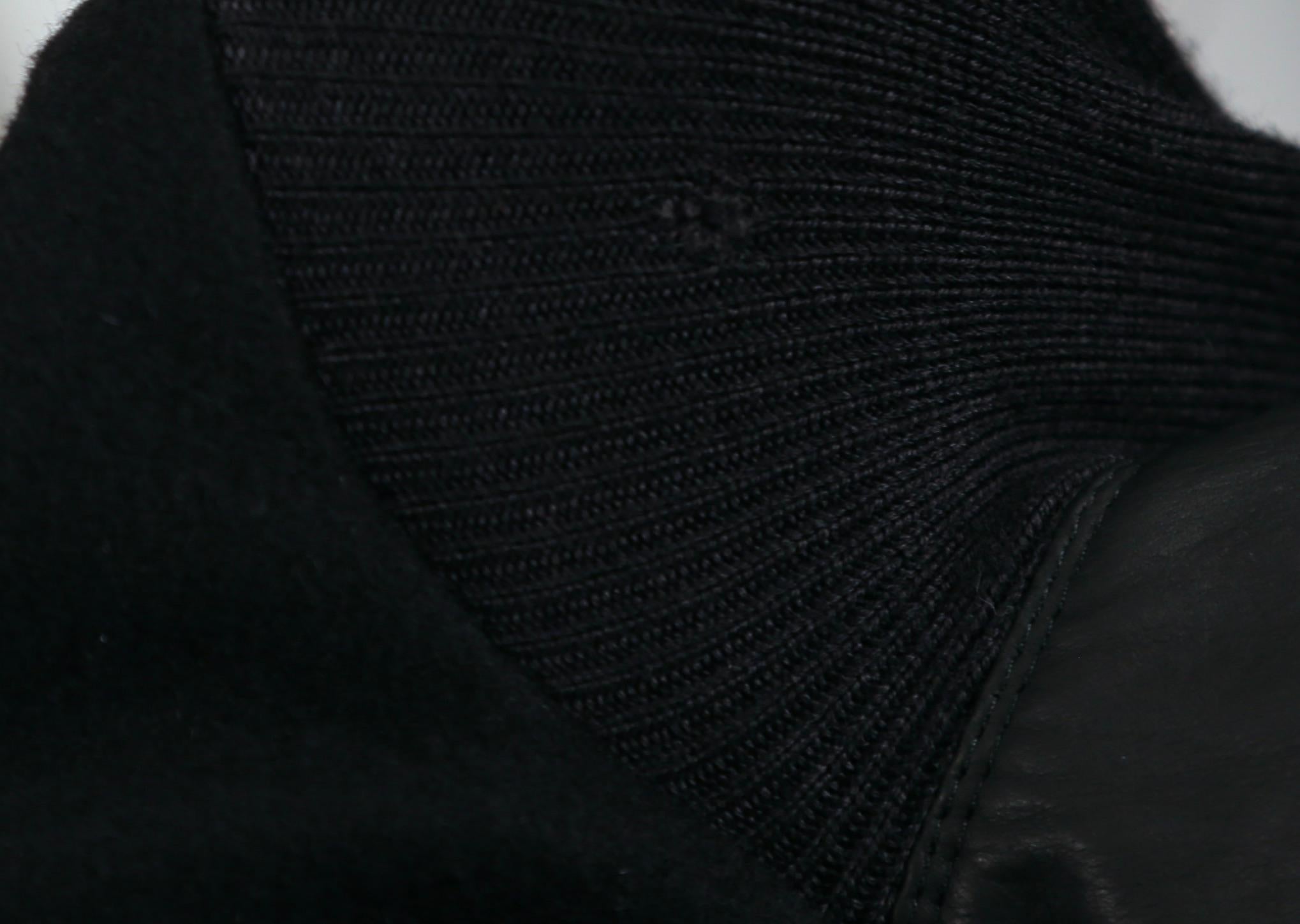 Veste RICK OWENS noire avec manches en cuir et ourlet asymétrique en vente 3