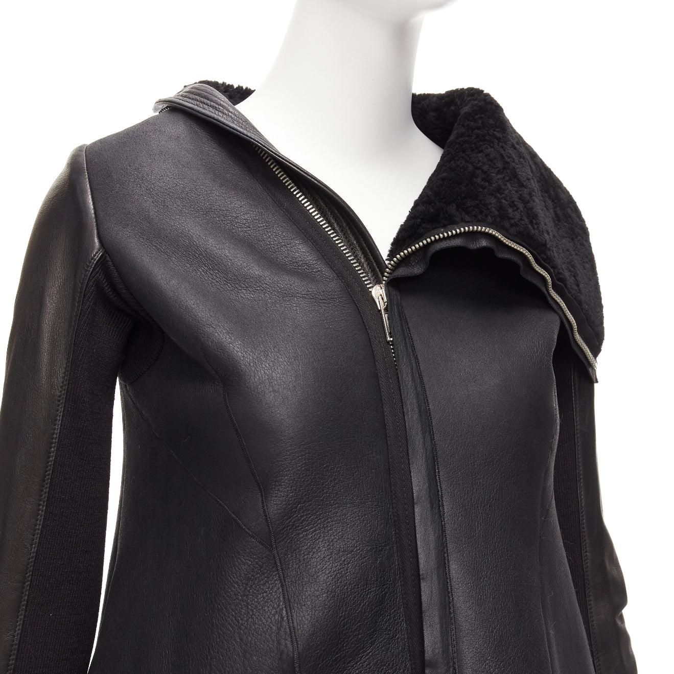RICK OWENS black lamb leather shearling lined asymmetric coat IT38 XS
Reference: SSLG/A00003
Brand: Rick Owens
Designer: Rick Owens
Material: Lambskin Leather, Wool
Color: Black, Silver
Pattern: Solid
Closure: Zip
Lining: Black
Extra Details: Zip