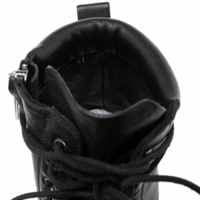 Rick Owens, stivaletti in pelle nera con lacci, taglia 41 In condizioni buone in vendita a Dubai, Al Qouz 2