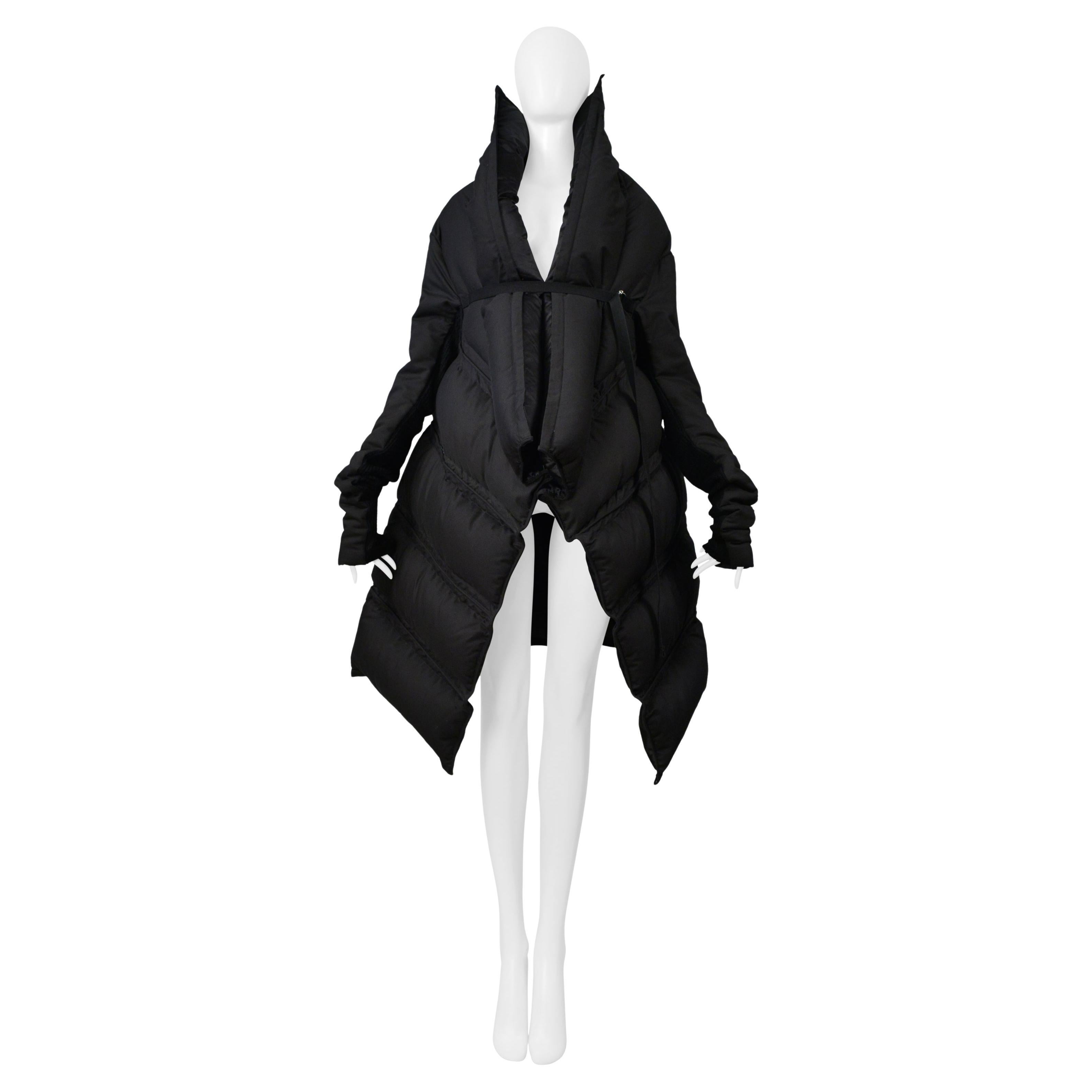 Rick Owens Black Sculptural Puffer Coat Aw 2006 en vente