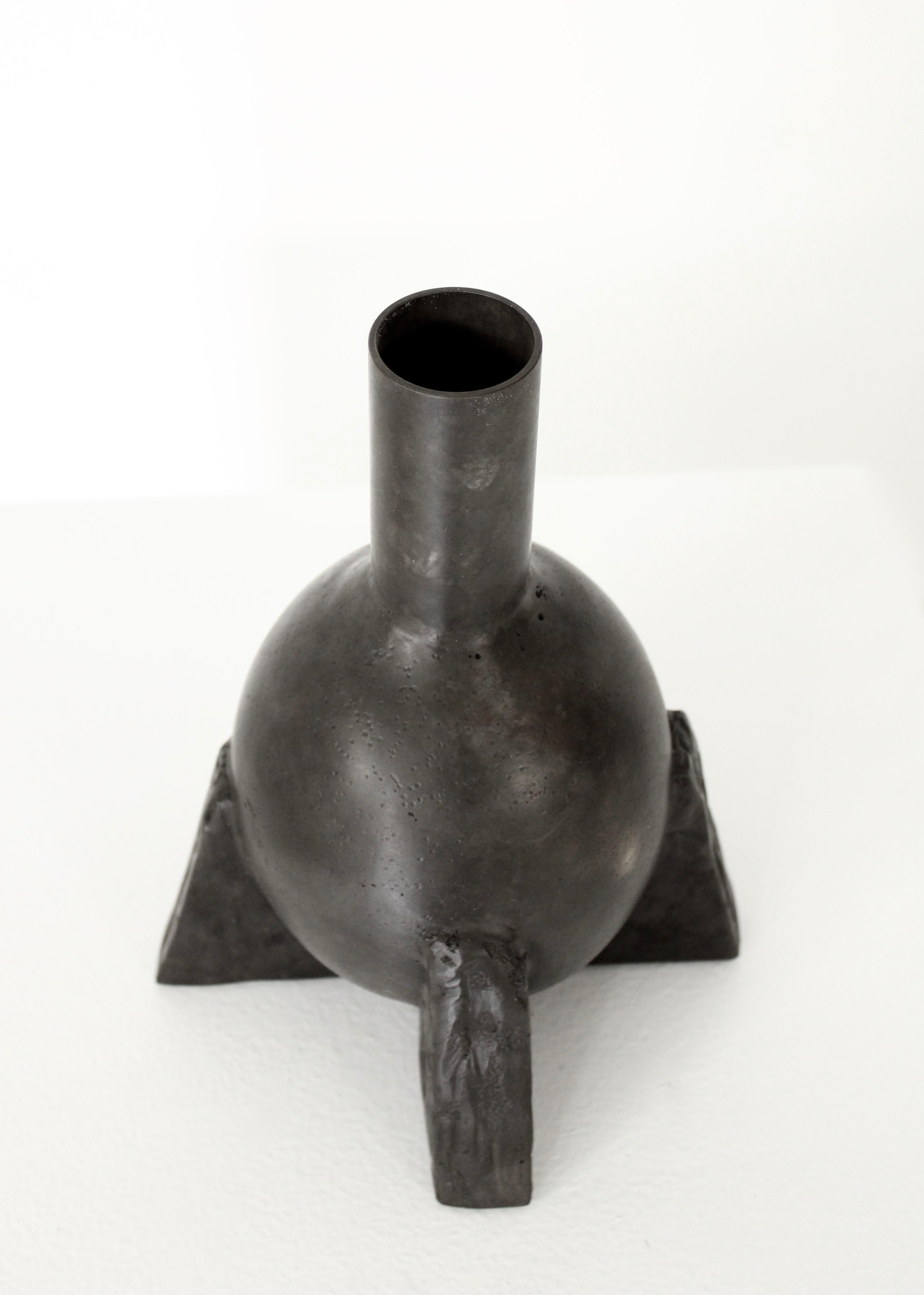 Vaso a collo d'anatra in bronzo fuso Rick Owens Patina di nitrato In condizioni ottime in vendita a Chicago, IL