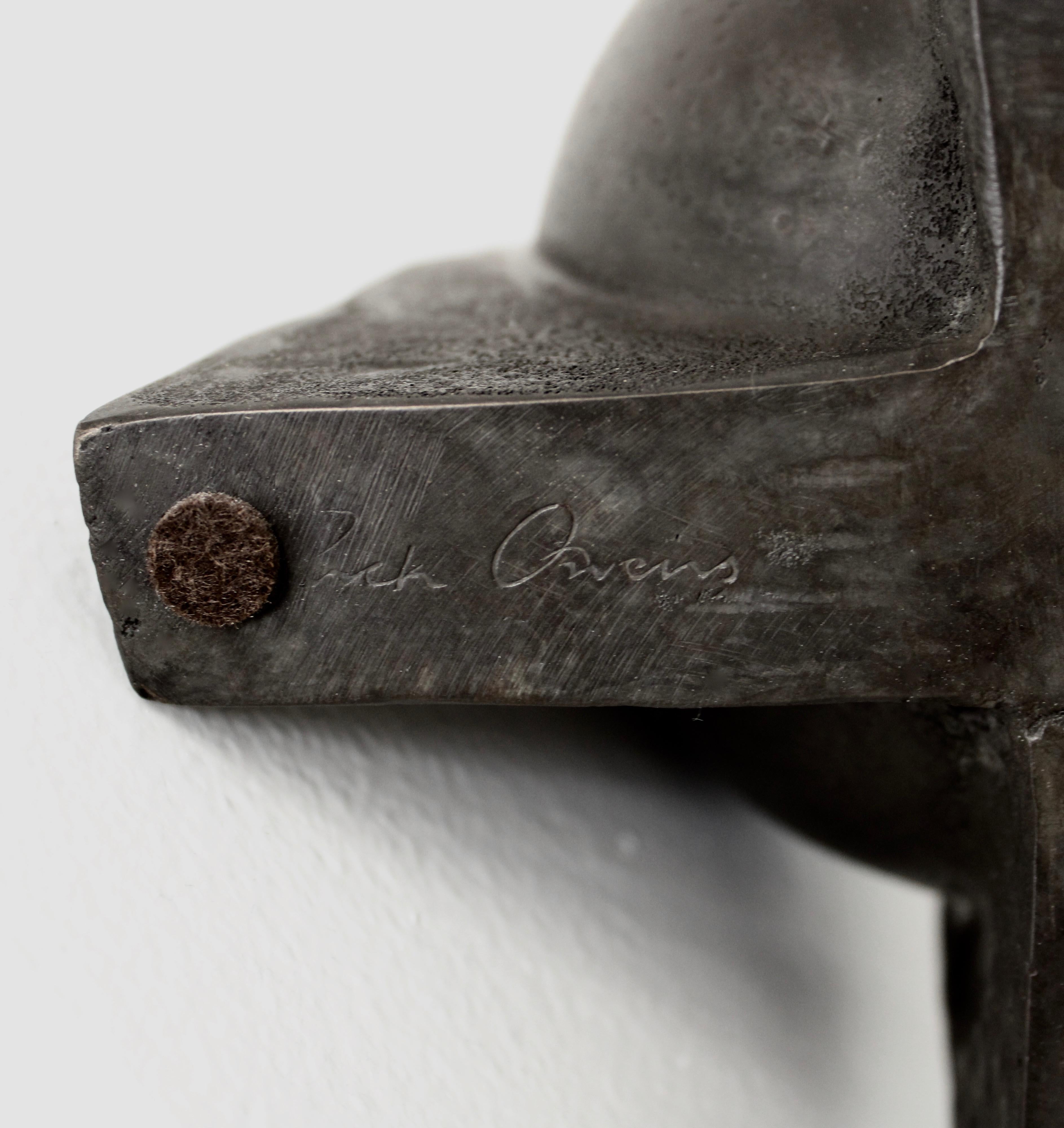 XXI secolo e contemporaneo Vaso a collo d'anatra in bronzo fuso Rick Owens Patina di nitrato in vendita
