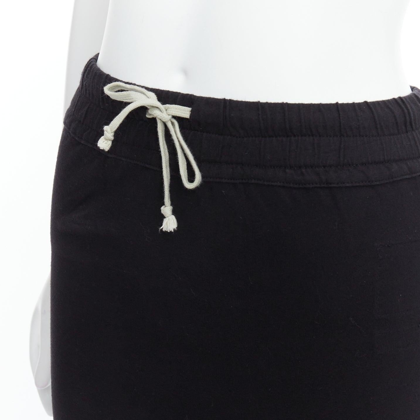 RICK OWENS DRKSHDW black drawstring elasticated waist back slit skirt XS
Reference: YIKK/A00144
Brand: Rick Owens
Designer: Rick Owens
Collection: DRKSHDW
Material: Fabric
Color: Black, Grey
Pattern: Solid
Closure: Drawstring
Extra Details: Back