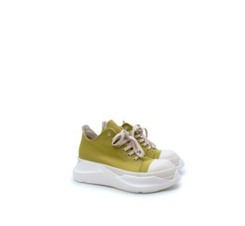 Rick Owens DRKSHDW Olive Green Leather Chunky Sole Trainers
 
 - Low top in bold olive green leather with contrasting white laces and chunky platform sole
 
 Materials 
 Grosgrain
 Rubber 
 
 Made in Italy
 
 9.5
 Excellent Condition 
 
 PLEASE