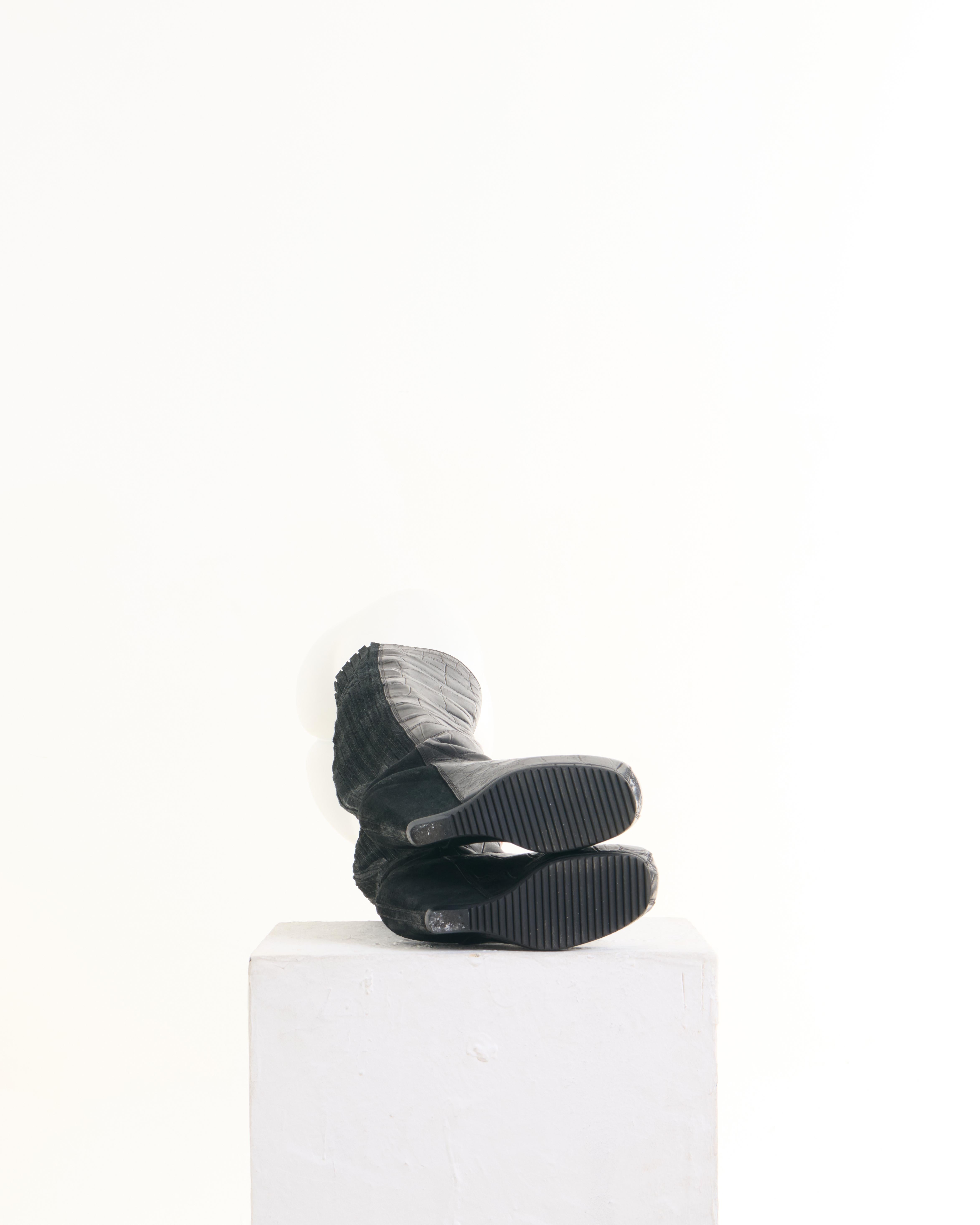 Rick Owens F/W 2012 “MOUNTAIN” Black Leather Croco High Boots in vendita 1