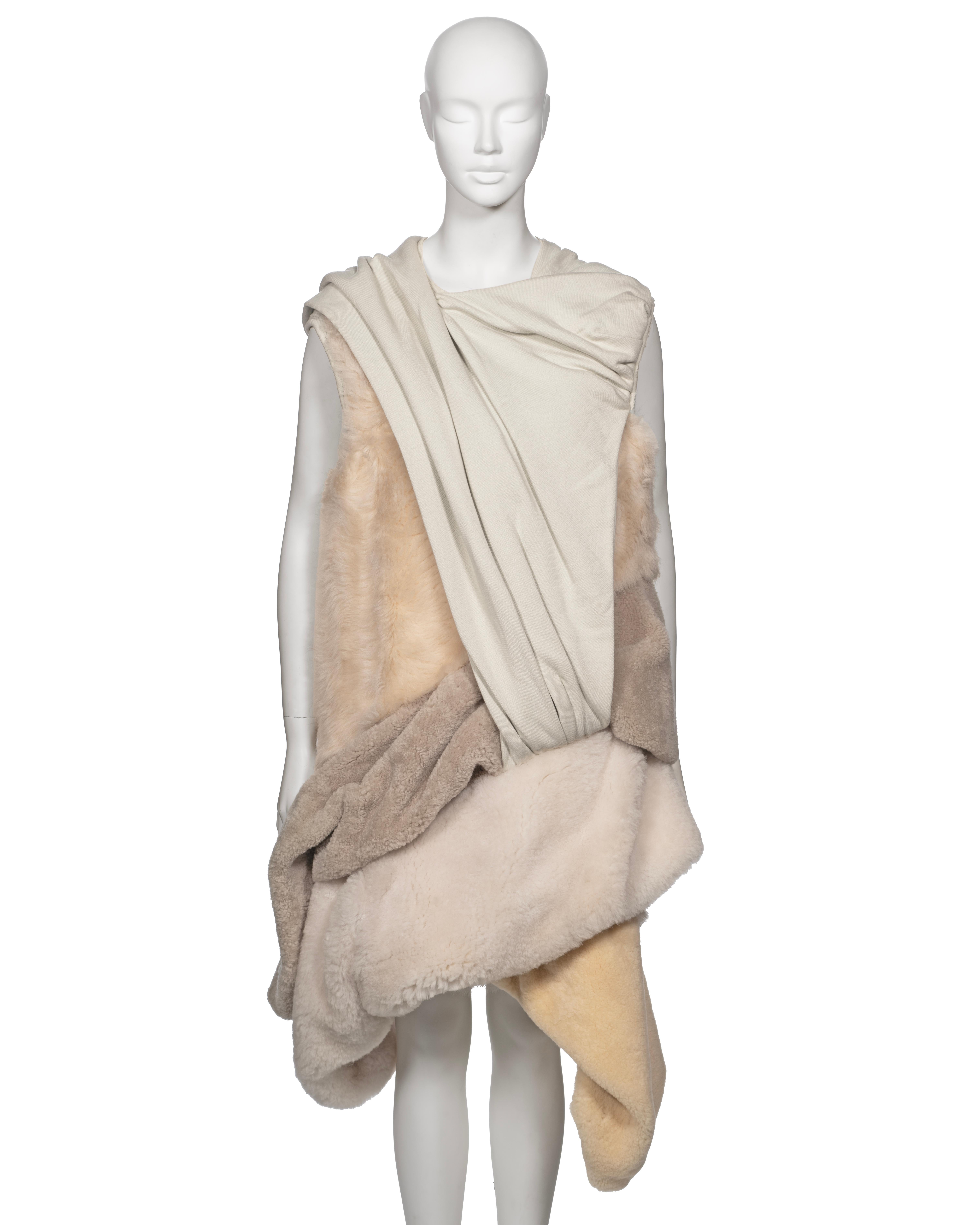 Rick Owens - Robe unisexe drapée « Mastodon » en peau de mouton, saison 2016 Unisexe en vente