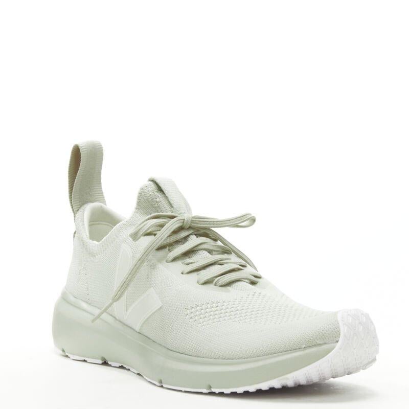 RICK OWENS VEJA Runner Style 2 V-Knit Oyster grey sneaker EU41
Reference: TGAS/C00625
Brand: Rick Owens
Designer: Rick Owens
Model: Runner Style 2 V-Knit
Collection: Veja collaboration - Runway
Material: Fabric, Rubber
Color: Grey
Pattern: