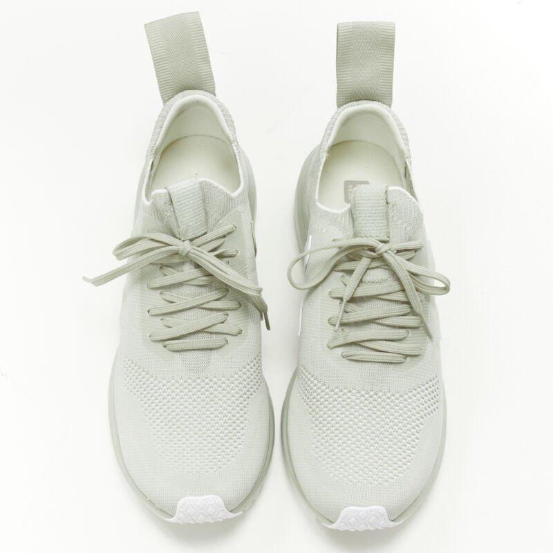 RICK OWENS VEJA Runner Style 2 V-Knit Oyster grey sneaker EU41 In Excellent Condition For Sale In Hong Kong, NT