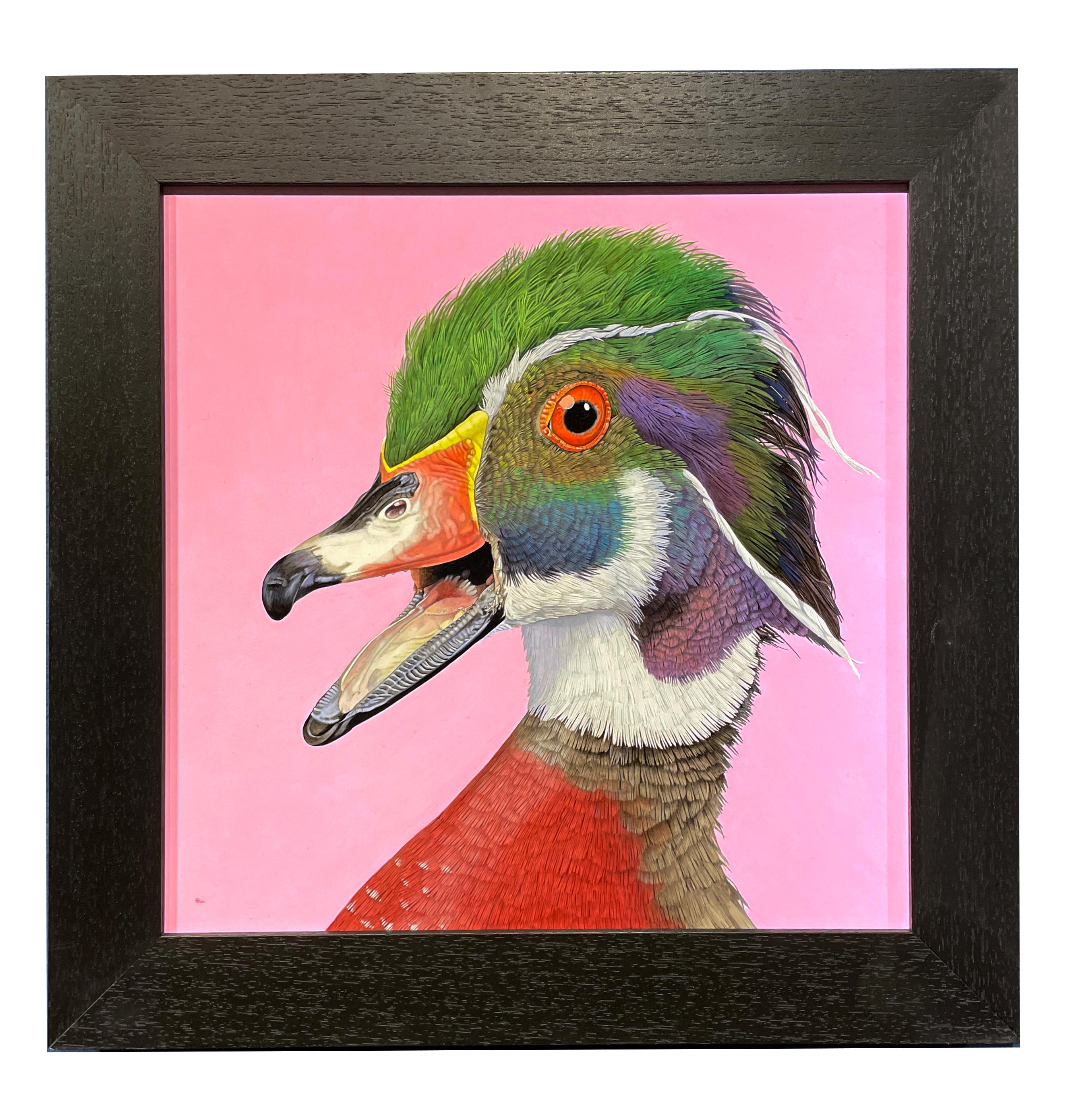 El Pato Cómico Wood Wood- Retrato fotorrealista de un pato sobre fondo rosa, enmarcado