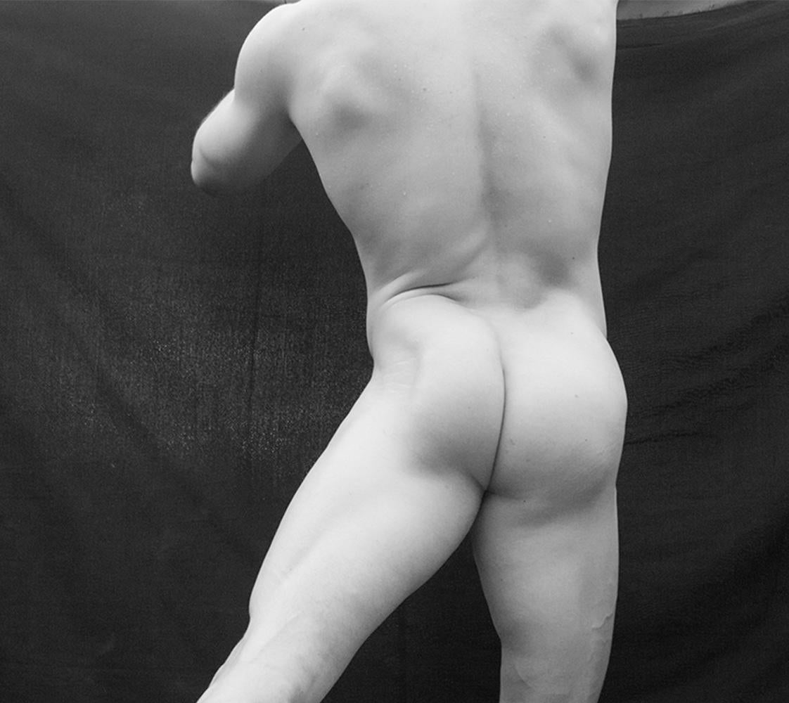 Acto Dos, From the series Acto Uno. Male Nude Limited Edition B&W Photograph - Black Nude Photograph by Ricky Cohete