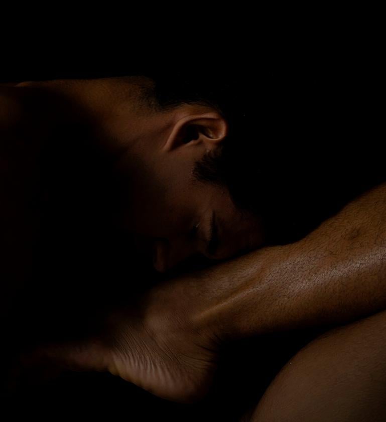 Amada. Desnudos. Fotografía en color de edición limitada - Photograph de Ricky Cohete