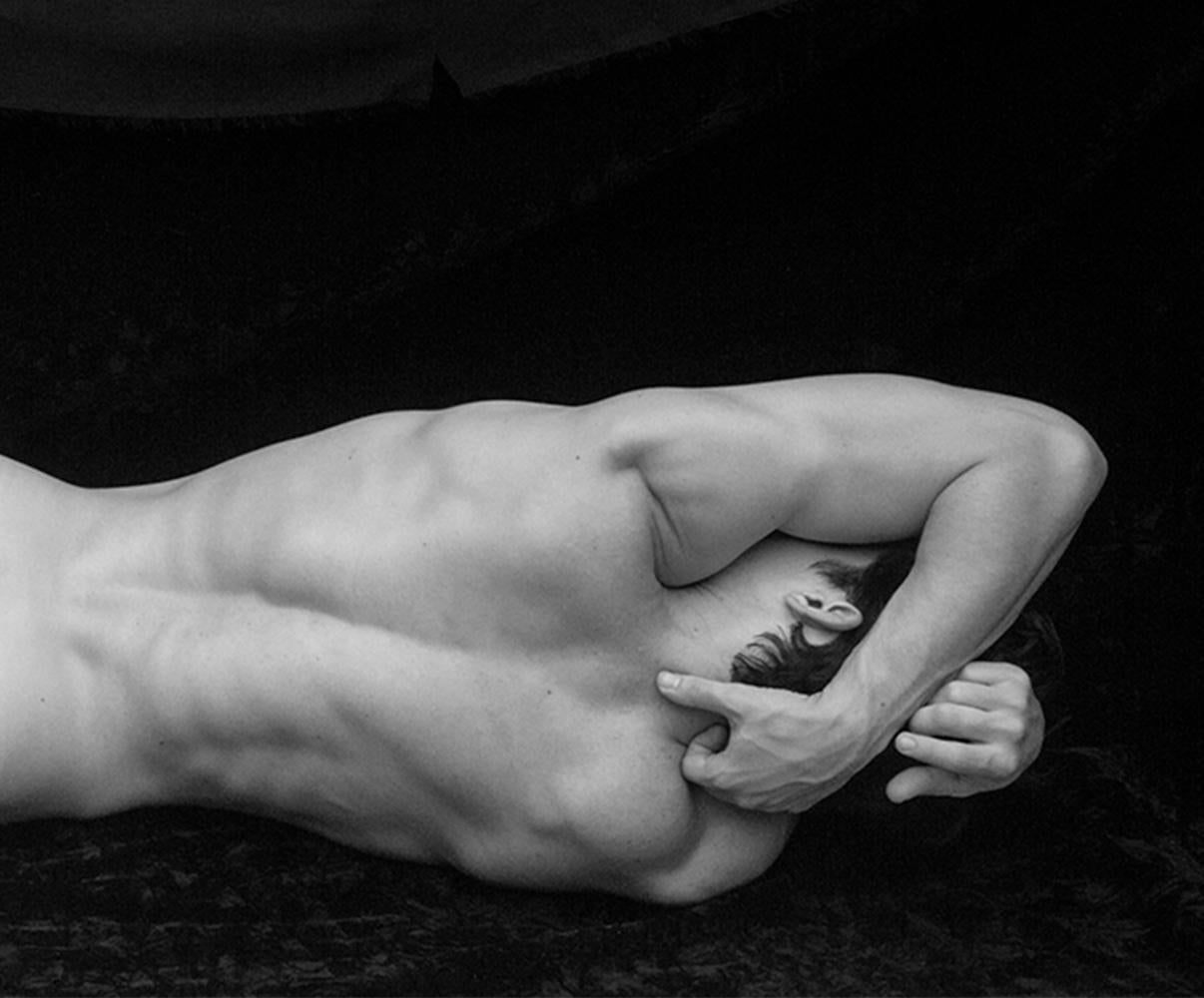Centre Line,  Acto Uno, Series. Male Nude Black and White Photograph For Sale 2