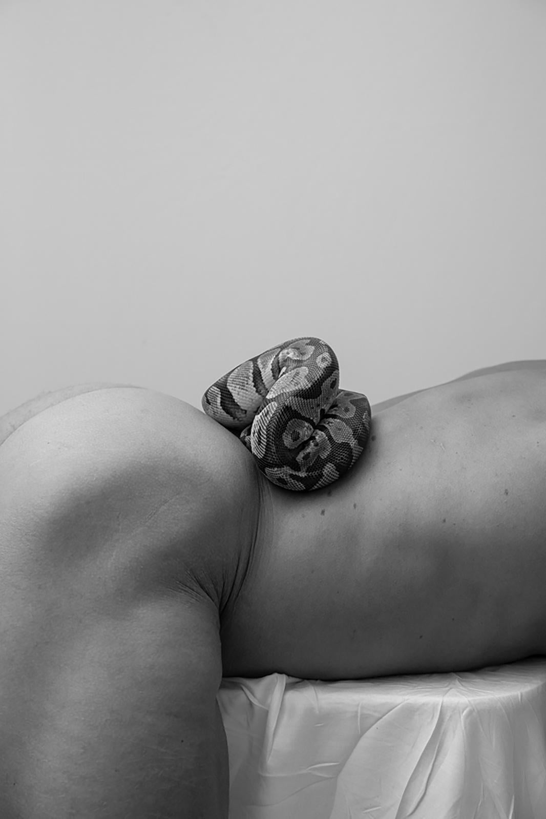 Ricky Cohete Black and White Photograph – Diablo Uno. Aus der Nostalgischen Serie