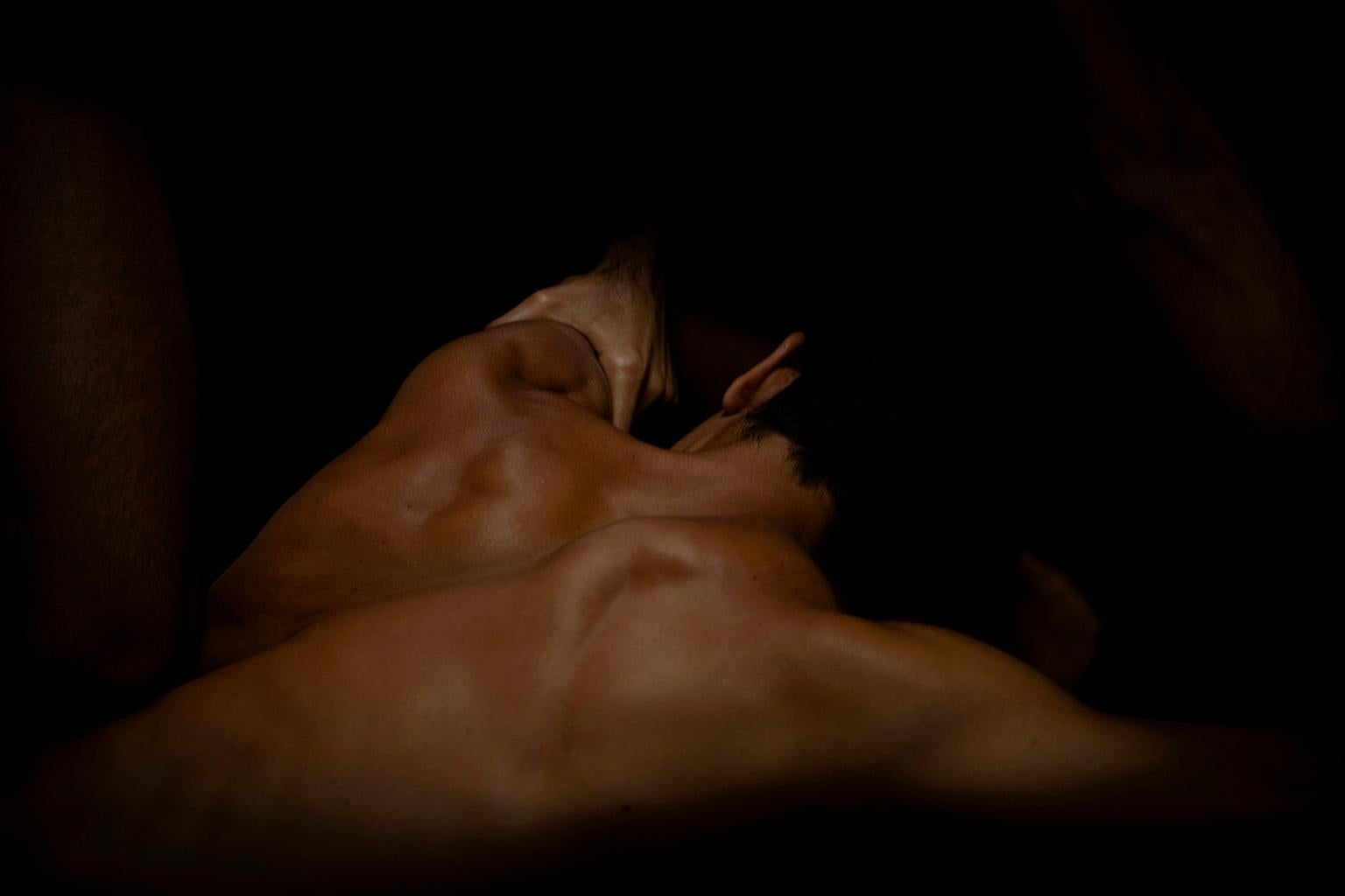Nude Photograph di Ricky Cohete - Scoperta di due. Nudi. Fotografia a colori in edizione limitata