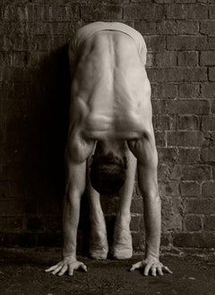 Erdung des Menschen. Sepia Fotografie in limitierter Auflage