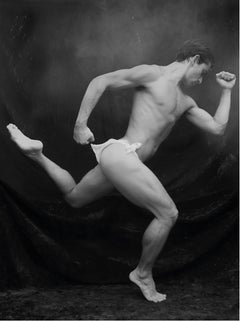 Hombre en movimiento 1.  Acto Dos, series. Male Nude. Black and White Photograph