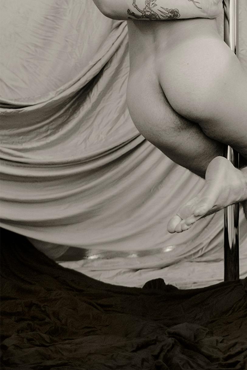 Phillip, Zwei. Nackt. Limitierte Auflage der Sepia-Fotografie (Zeitgenössisch), Photograph, von Ricky Cohete