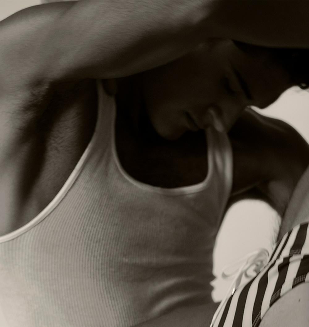Rayas 2. Mode Sepia Fotografie in limitierter Auflage – Photograph von Ricky Cohete