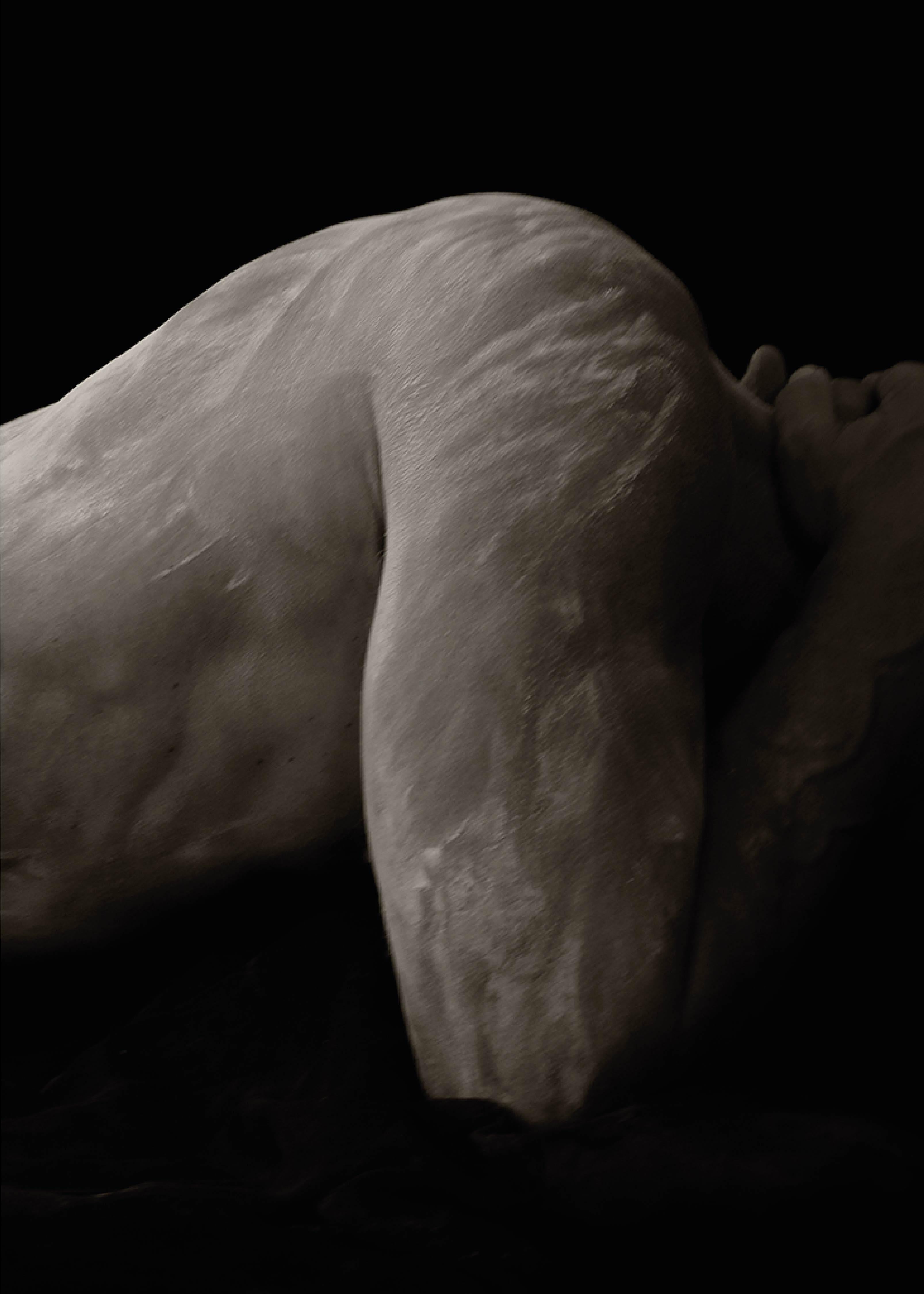 Sculpture de Cornelio, 3. Nu masculin. Photographie en noir et blanc en édition limitée en vente 1