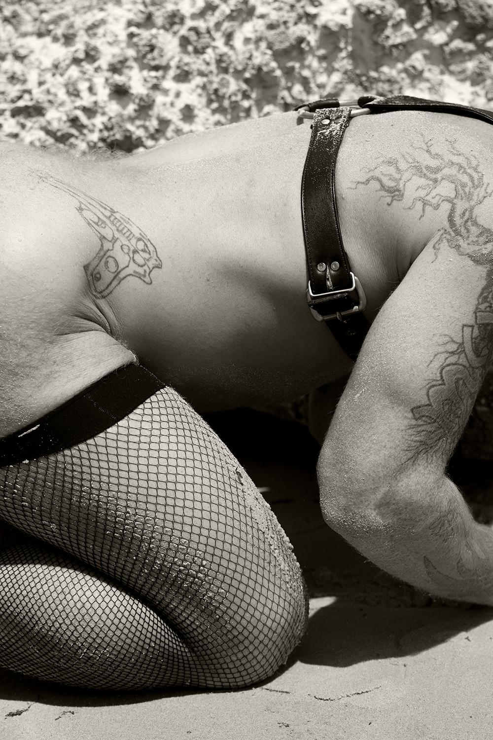 Ricky Cohete Black and White Photograph – Gurt. Schwarz-Weiß-Fotografie in limitierter Auflage
