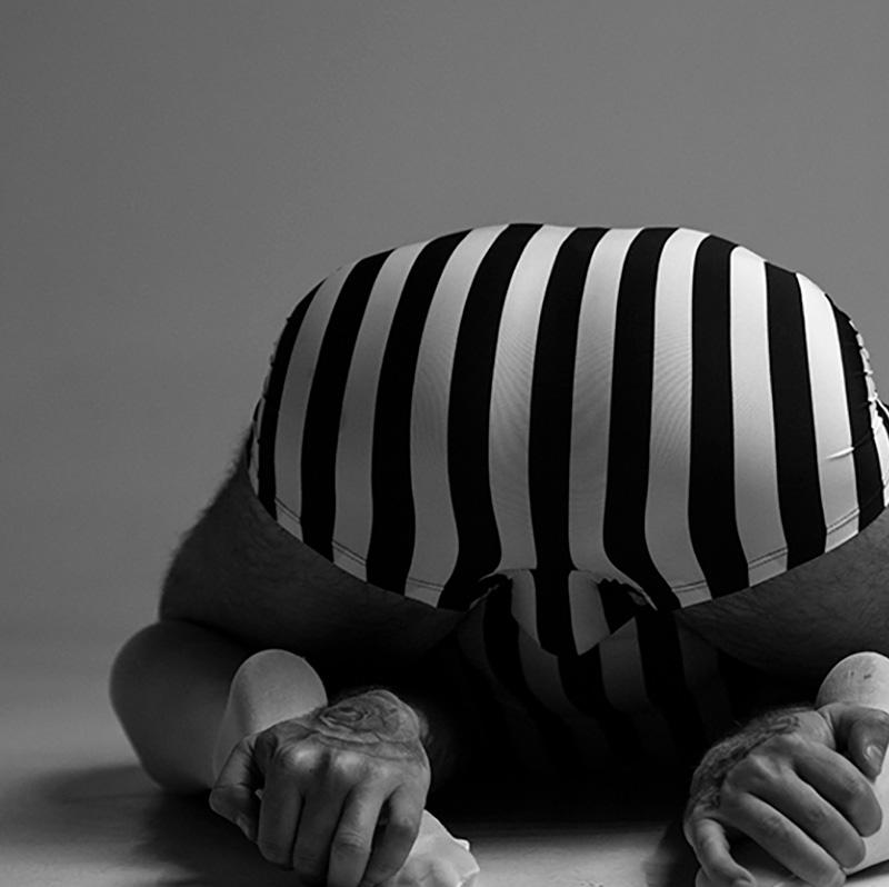 Sin título. De la serie Cuero y Piel - Photograph Moderno de Ricky Cohete