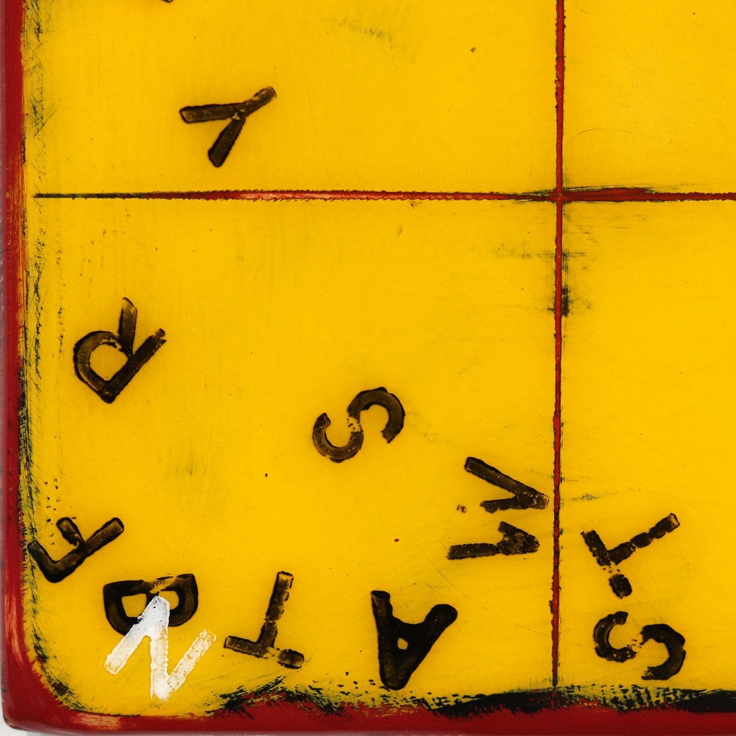 Alphabet Soup 12 - Peinture moderne minimaliste jaune de champ en résine en vente 2