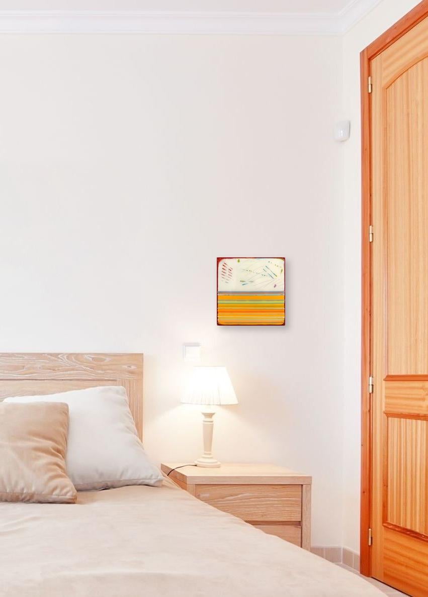 In Tune 66 - Petite œuvre d'art minimaliste moderne en résine jaune rayée - Moderne Mixed Media Art par Ricky Hunt