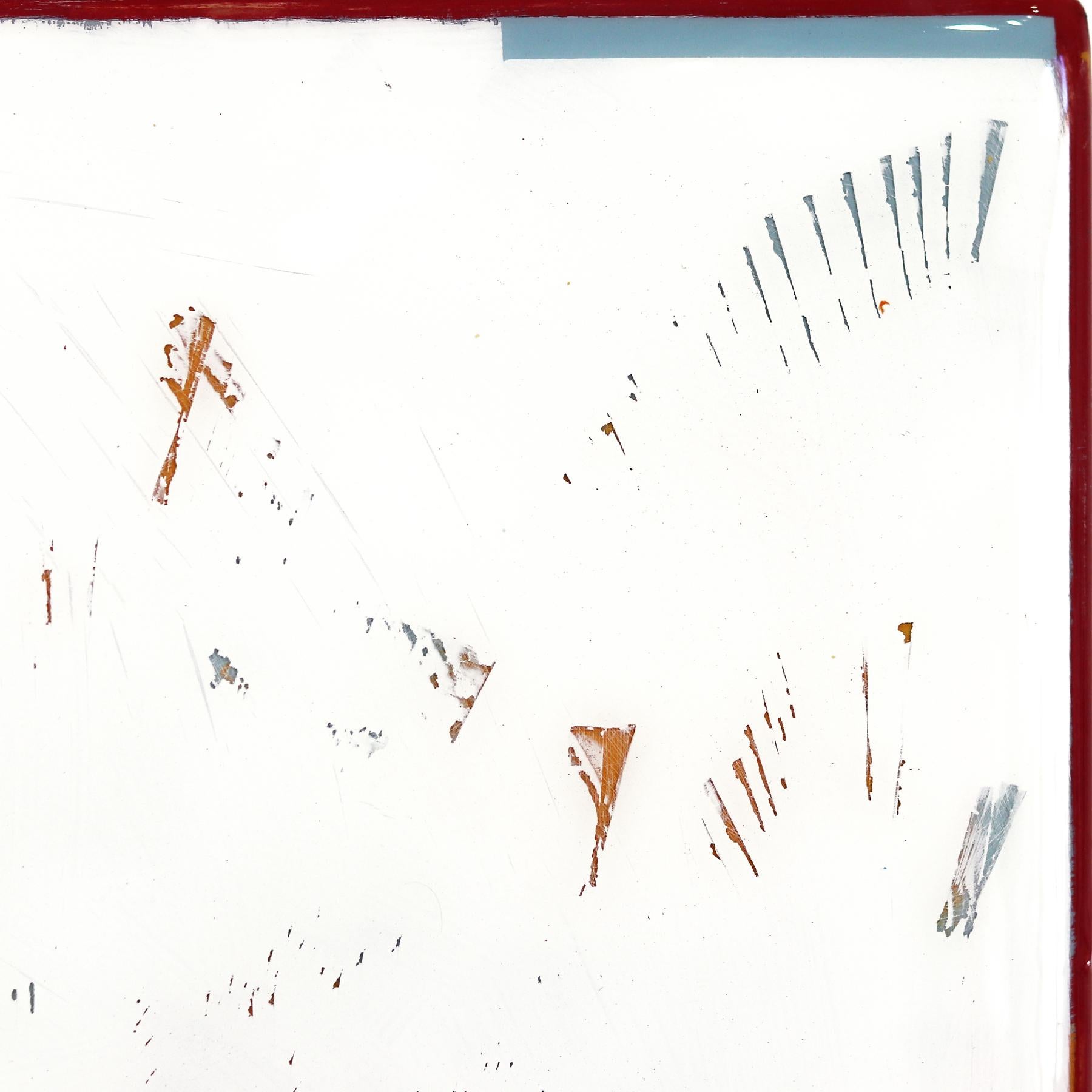 Ricky Hunts minimalistische Mixed-Media-Wandkunst ist von seiner turbulenten Vergangenheit beeinflusst, die zu einem Paradigmenwechsel in Sachen Kreativität und Leben führte. Er überzieht die Holzplatte mit Schichten von Acrylfarbe und entfernt