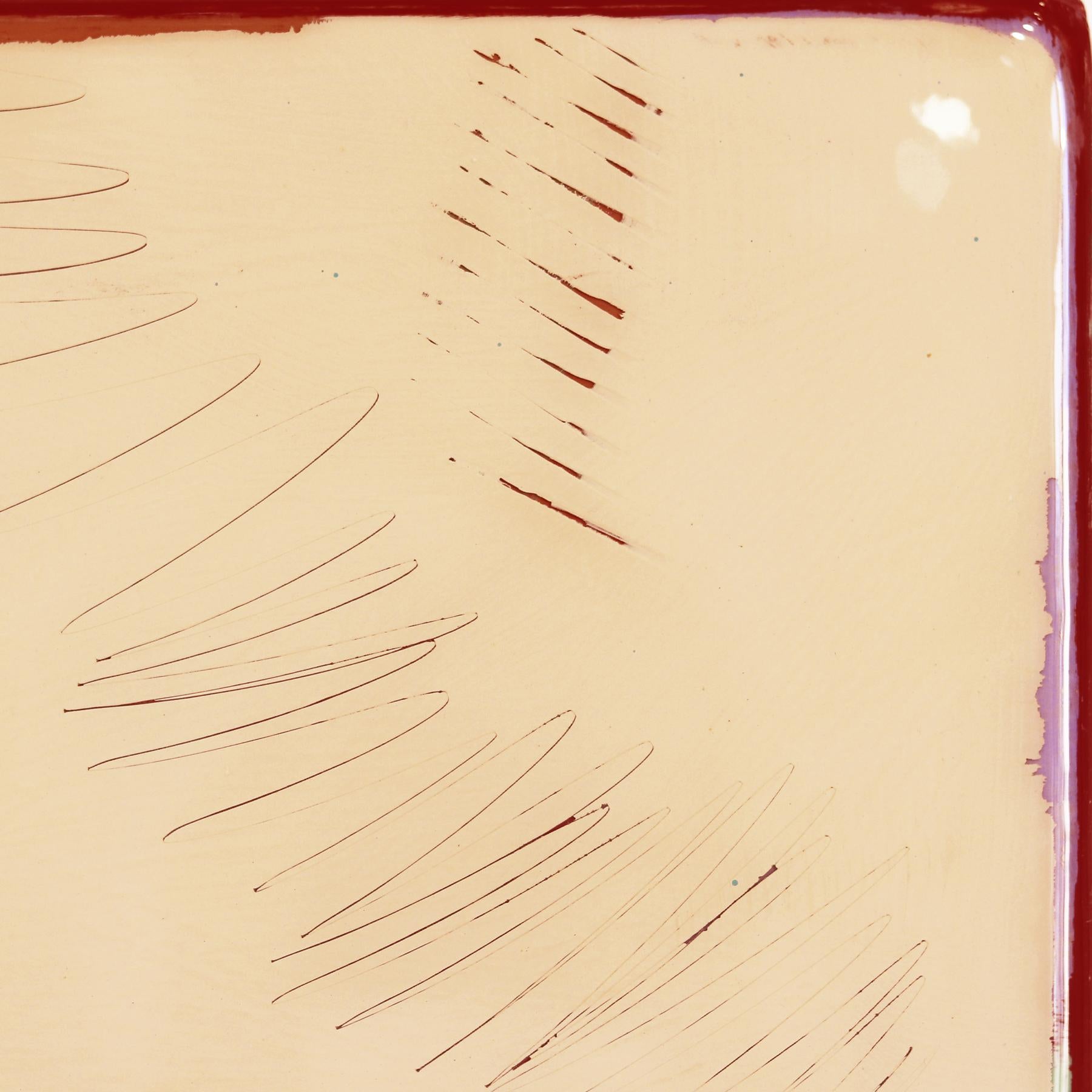 El arte mural minimalista en técnica mixta de Ricky Hunt está influido por su tumultuoso pasado, que le llevó a un cambio de paradigma en la creatividad y en la vida. Cubre el panel de madera con capas de pintura acrílica, retirando algunas capas en