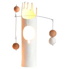 Rico:: lampe de table sculpturale contemporaine en céramique fabriquée à la main en blanc mat