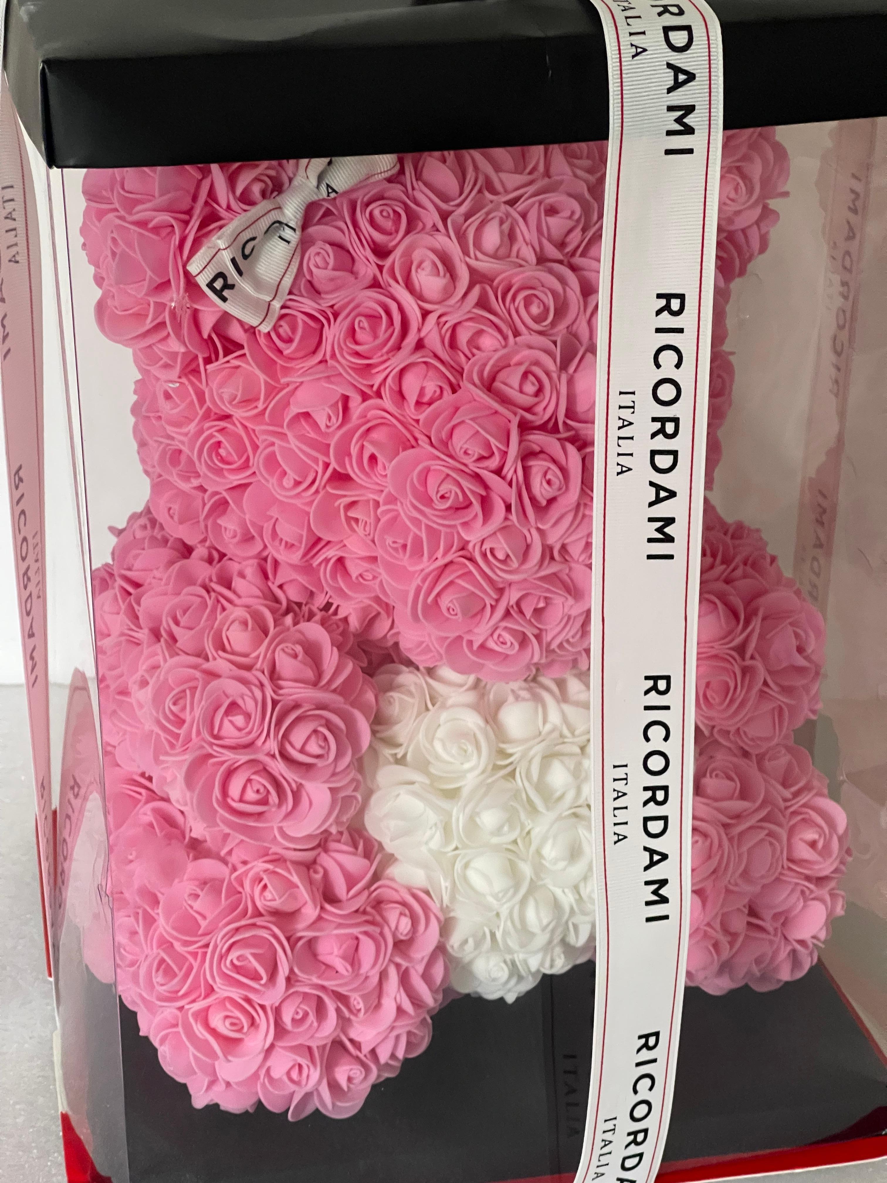 Ricordami Italy Flower Teddy Bear with Heart. Valentines In Good Condition For Sale In Boca Raton, FL