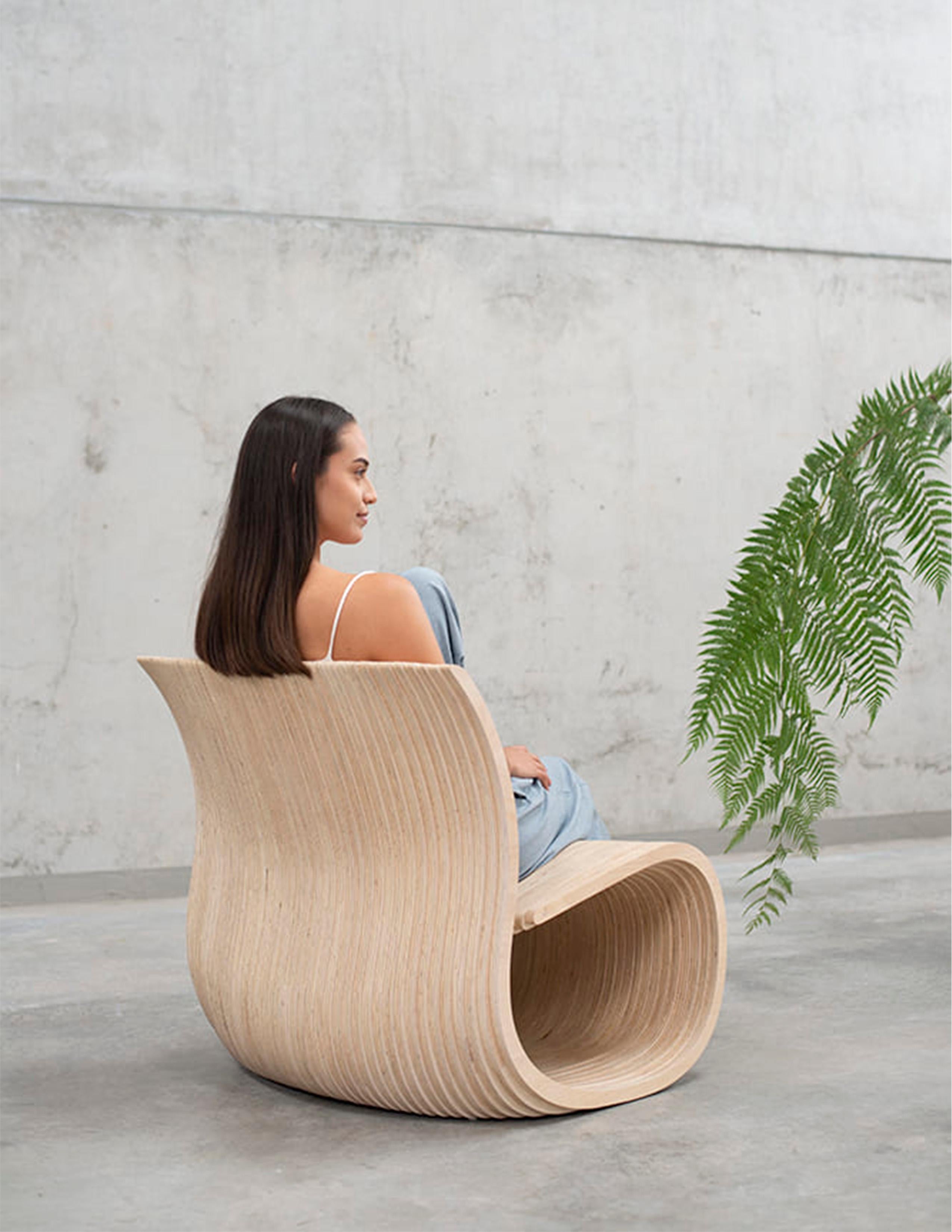 Guatémaltèque Riddle Chair by Piegatto, une chaise contemporaine sculpturale en vente
