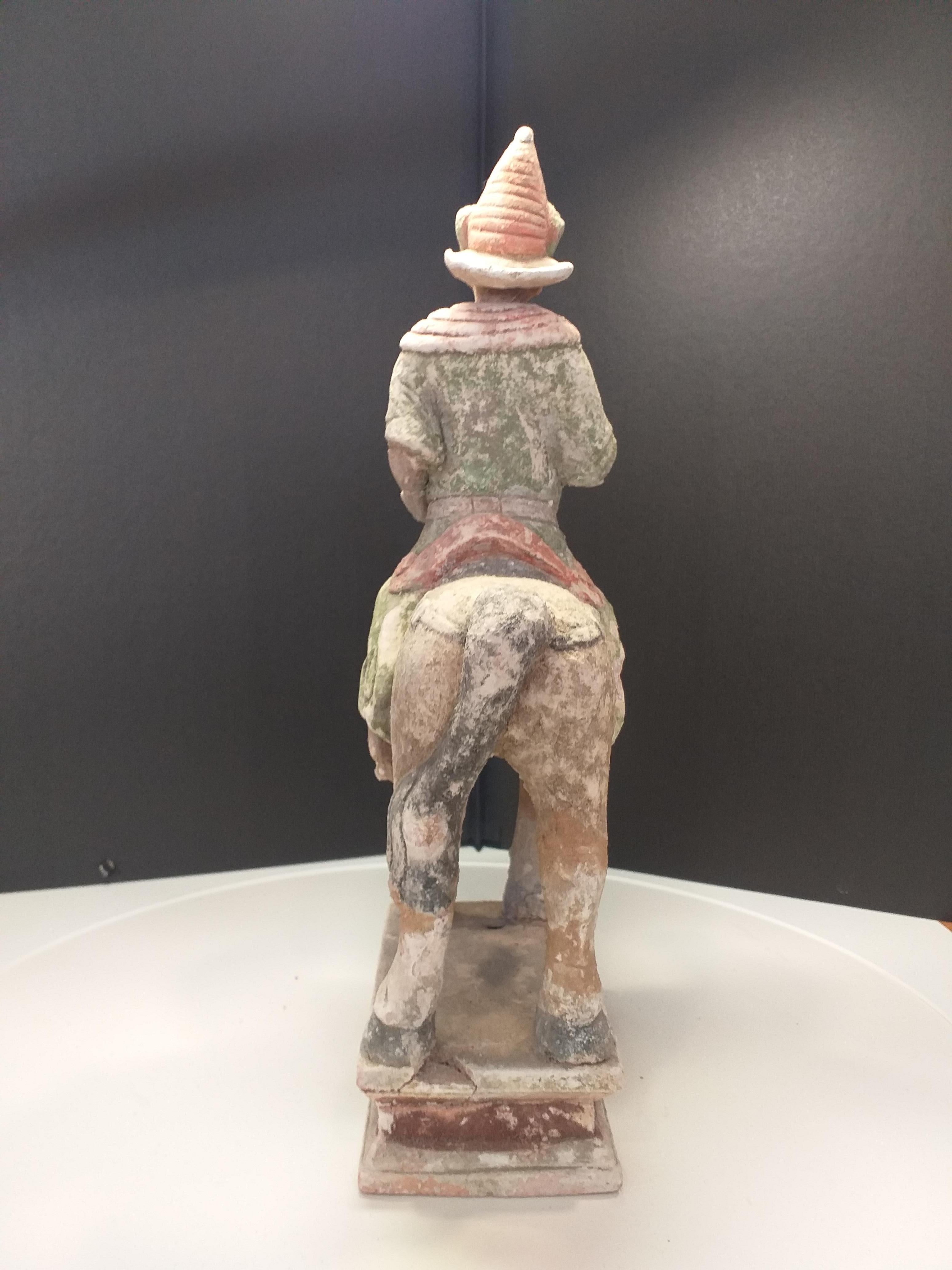 Rider, polychrome Terrakotta, Ming-Dynastie im Zustand „Relativ gut“ im Angebot in Saint ouen, FR