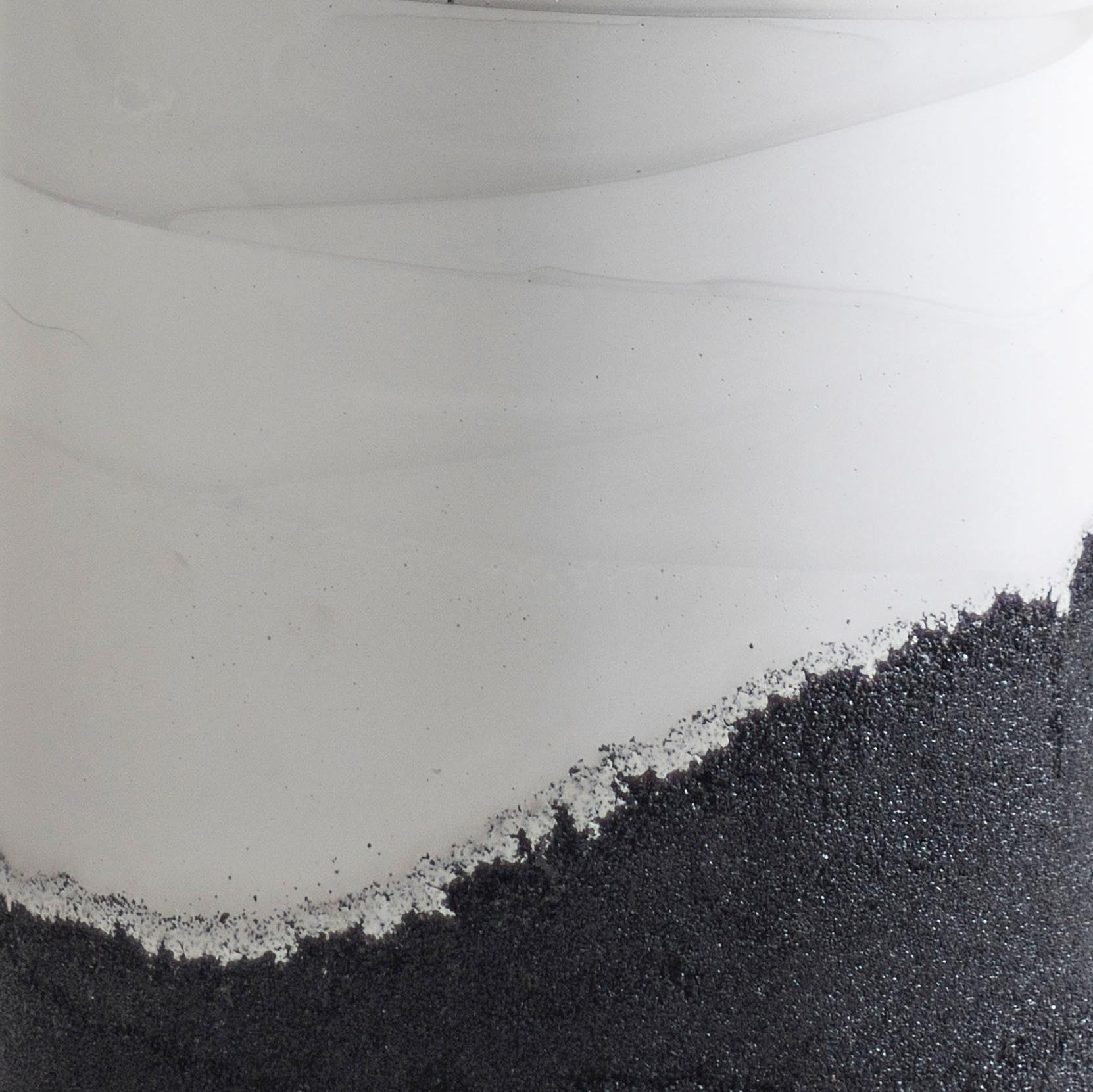 Ridge-Trommel, weißer Zement und schwarzer Silica von Fernando Mastrangelo (Gegossen) im Angebot