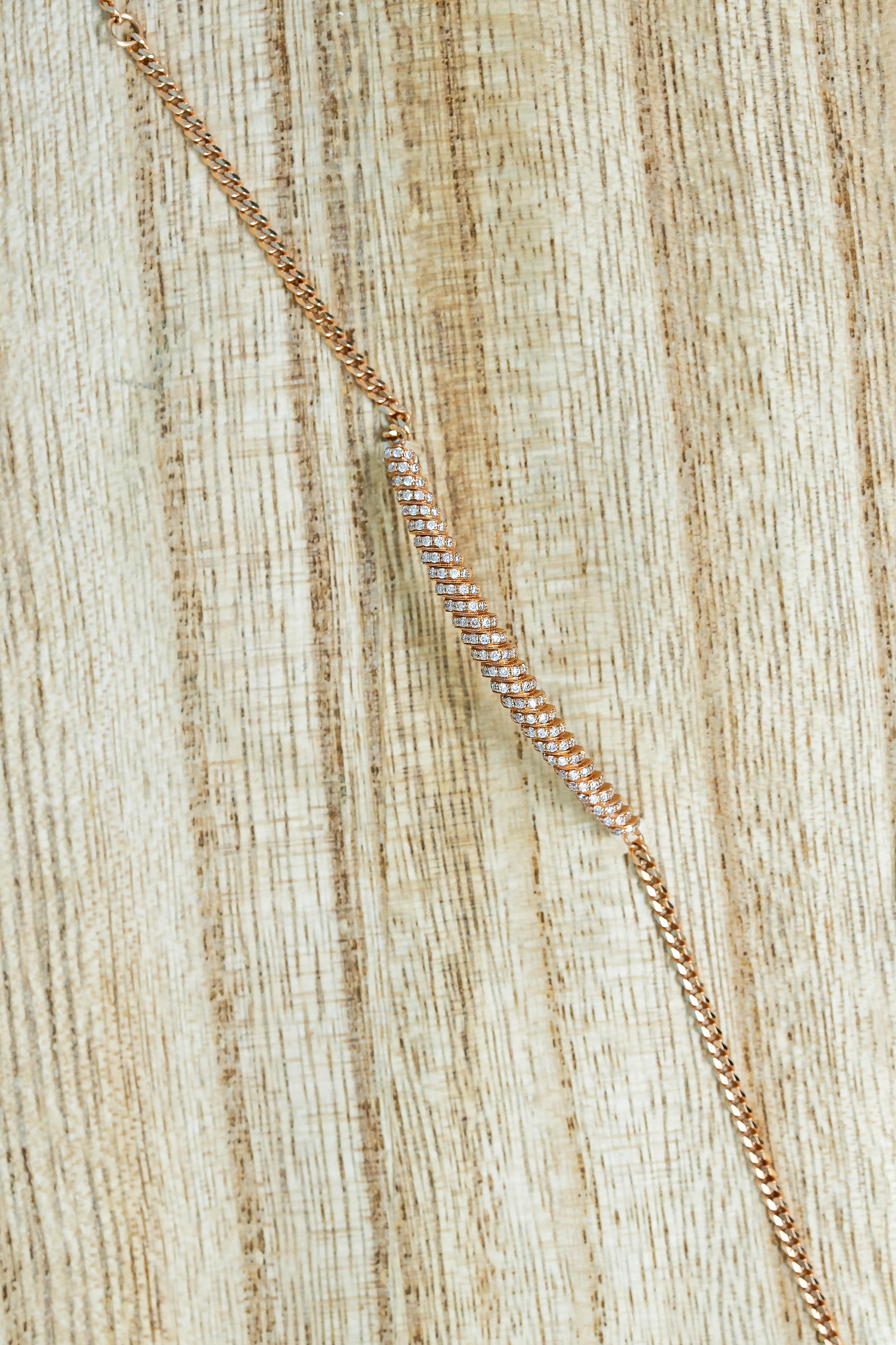 -18K Gold 

-Available in Yellow & Rose Gold 

-128 Round Diamonds 

-0.50 cts.
