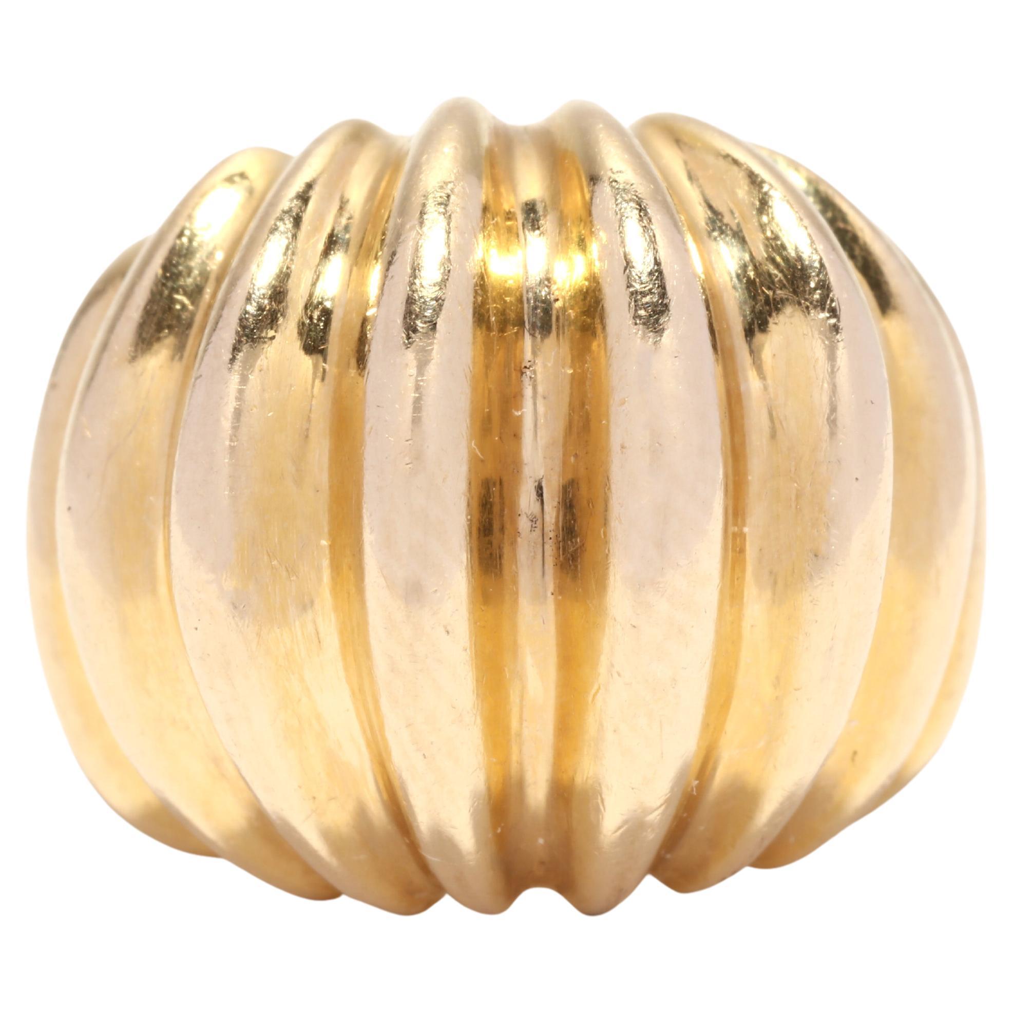 Ridged Dome Ring, 18K Gelbgold, Gold Croissant Ring, massiver Goldring, schwer