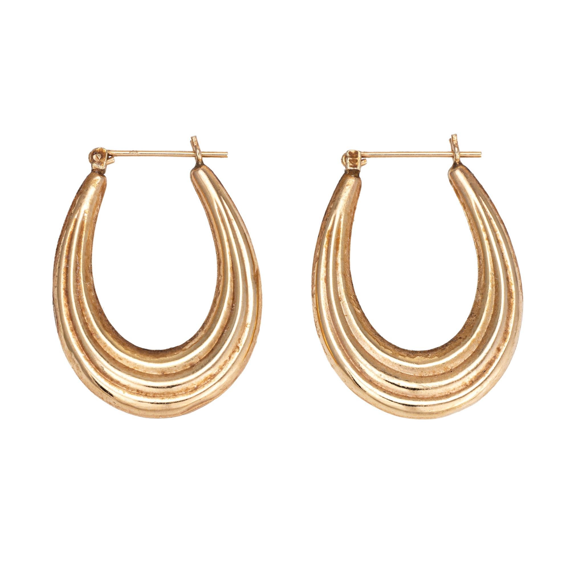 Modern Ridged Oval Hoop Earrings Vintage 14k Yellow Gold Drops Estate Jewelry For Sale