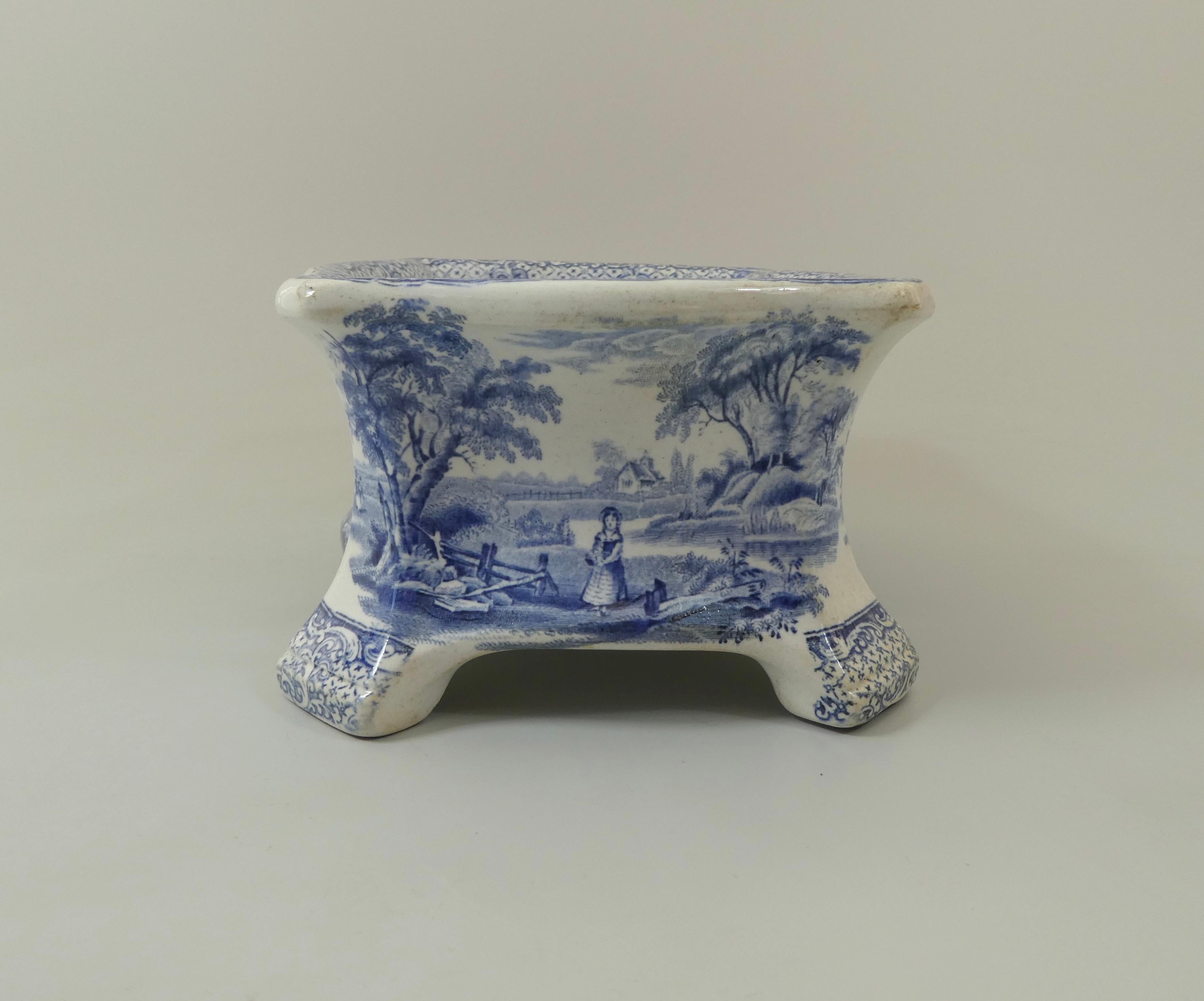 Victorian Ridgway Blue and White Printed Dog Bowl, circa 1840