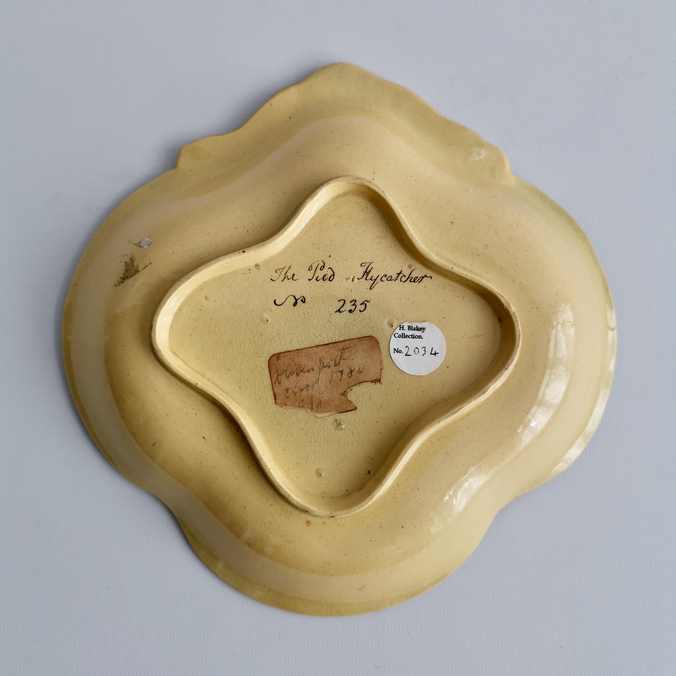 Earthenware Ridgway Drabware Shell Dish with Bird After Bewick, Beige, Ochre, Regency 1808