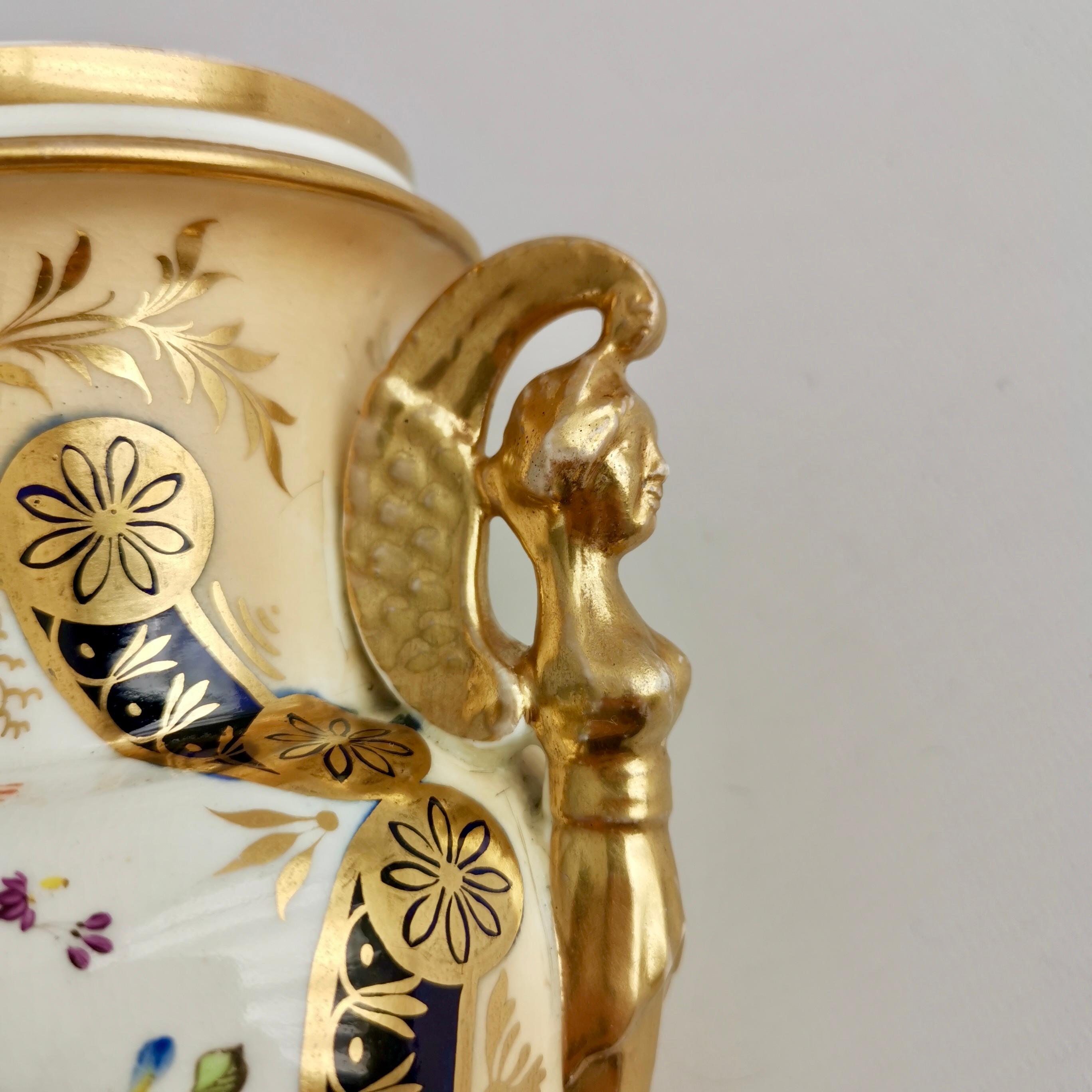 Englische englische Garnitur von 3 Vasen im Empire-Stil, Provenienz G. Godden, 1810-1815 im Angebot 6