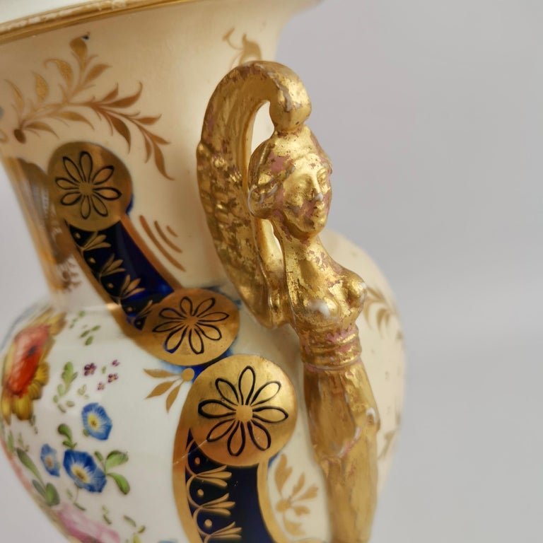 English Garniture of 3 Vases, Empire Style, Provenance G.Godden, 1810-1815 For Sale 10