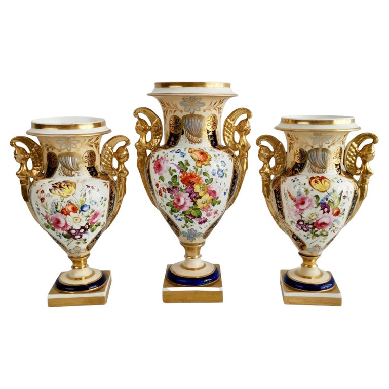 English Garniture of 3 Vases, Empire Style, Provenance G.Godden, 1810-1815 For Sale