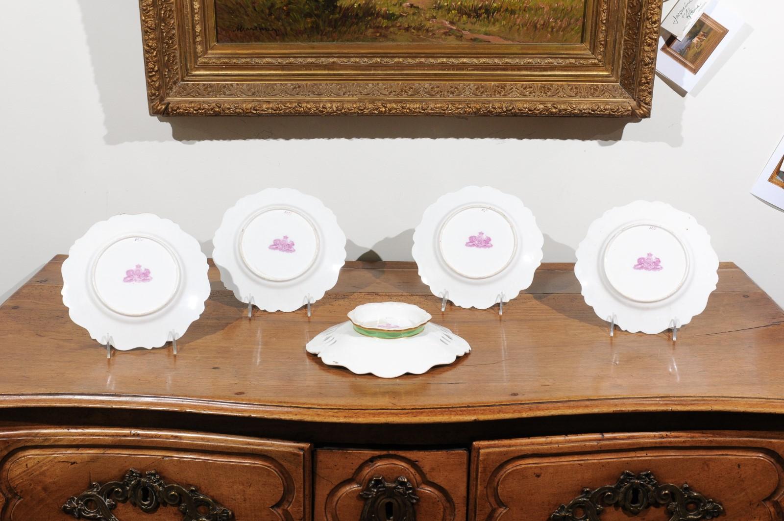 Ridgway Porcelain Dinner Plates and Compote with Green Rim and Floral Décor In Good Condition For Sale In Atlanta, GA