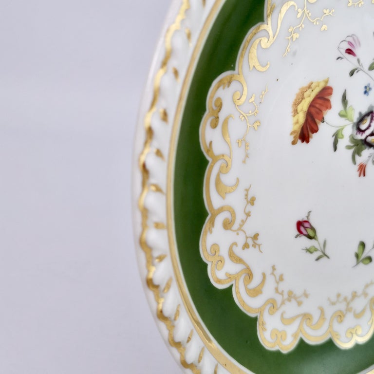 Ridgway Porcelain Plate, Green with Hand Painted Flowers, Regency ca 1825 In Good Condition For Sale In London, GB