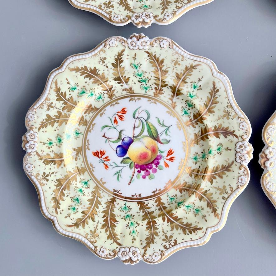 Mid-19th Century Ridgway Set of 4 Plates, Daisy Moulded, Green with Fruit Paintings, ca 1835