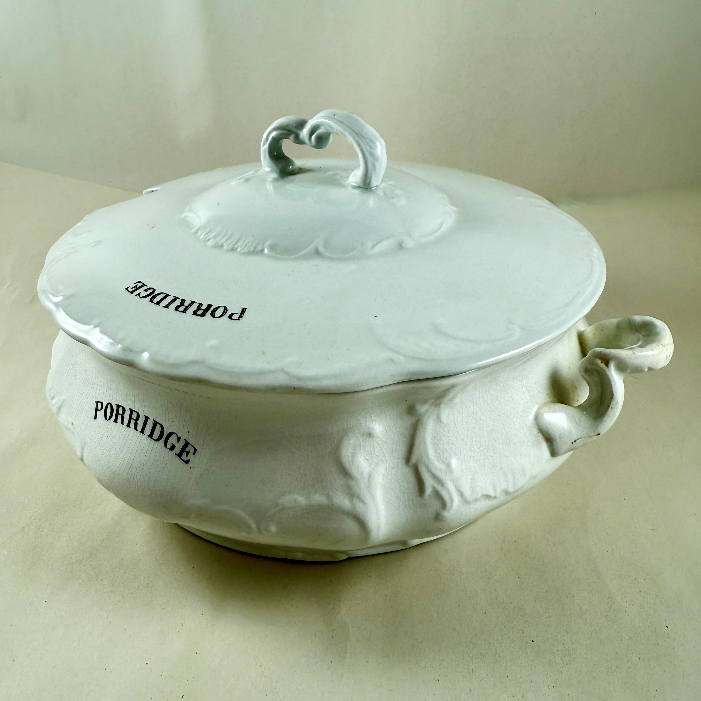 Anglais Ridgway Porcelain Semi Porcelain English Porridge Lidded Tureen en vente
